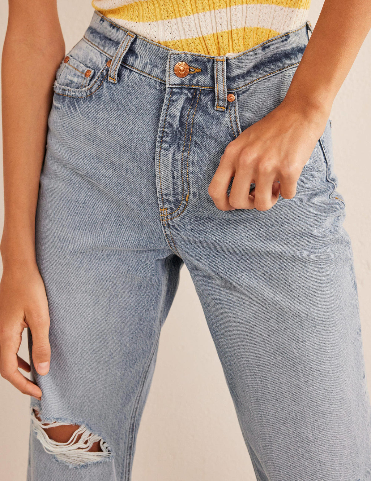 Mid Rise Loose Jeans-Mid Wash - Image 5