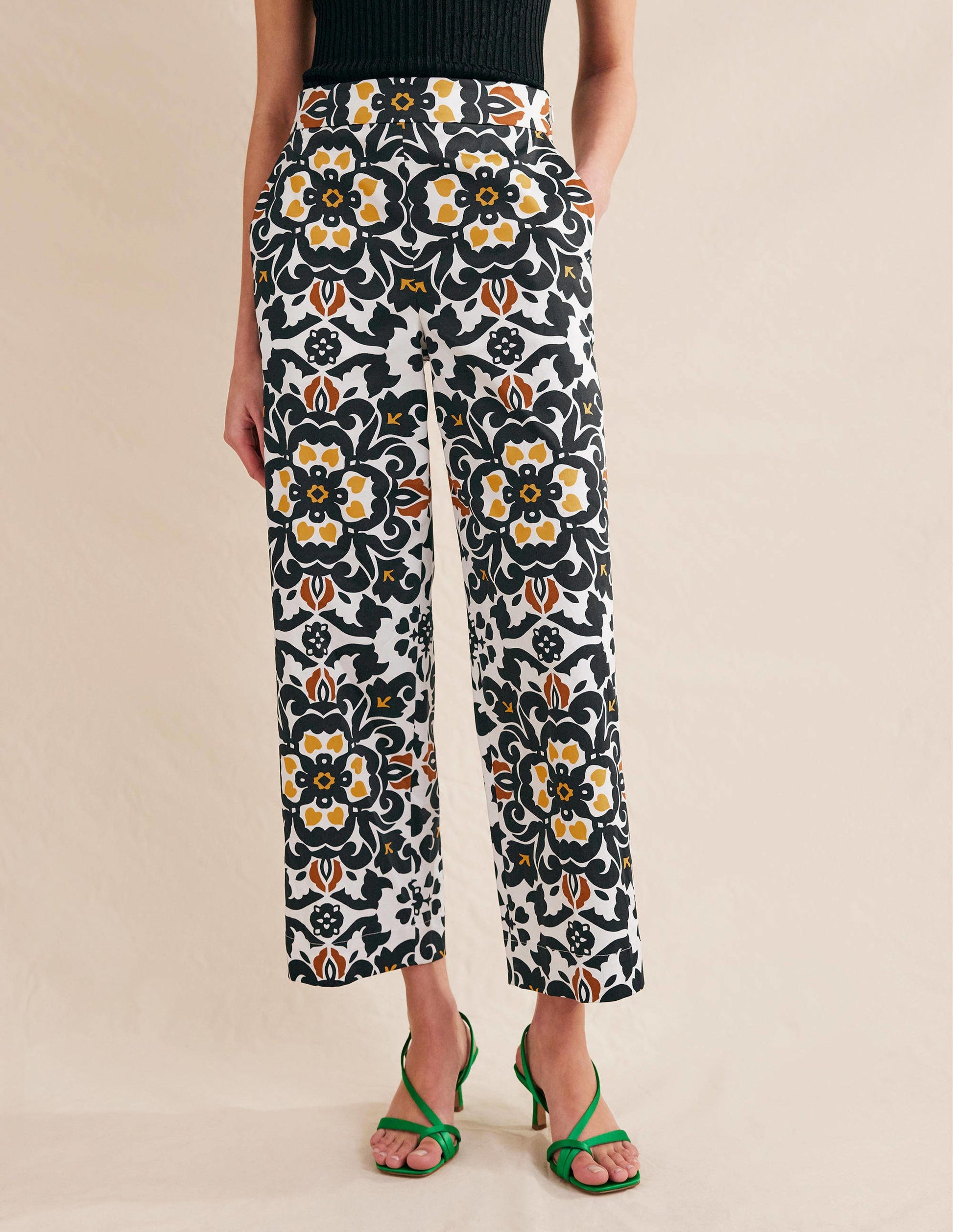 Printed Crop Trousers-Black, Opulent Pome-4