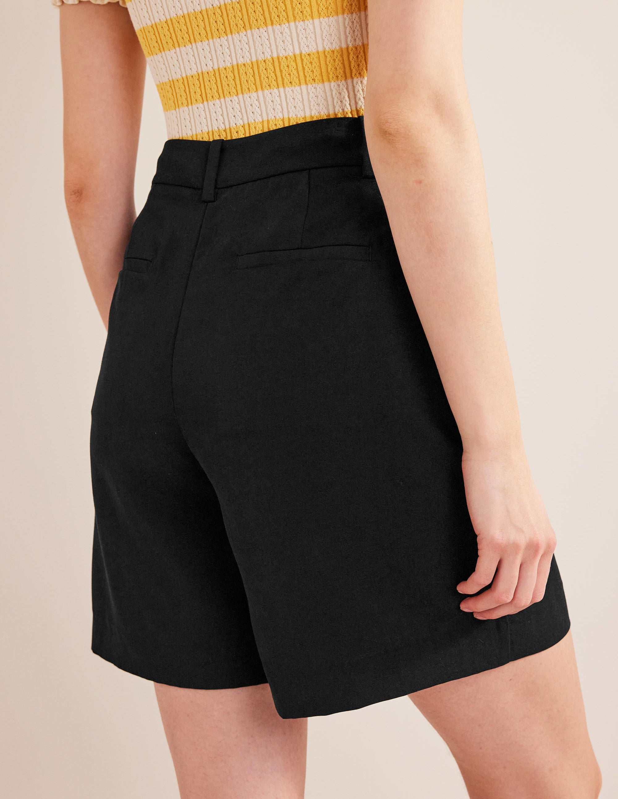 Tencel Relaxed Shorts-Black - Image 3