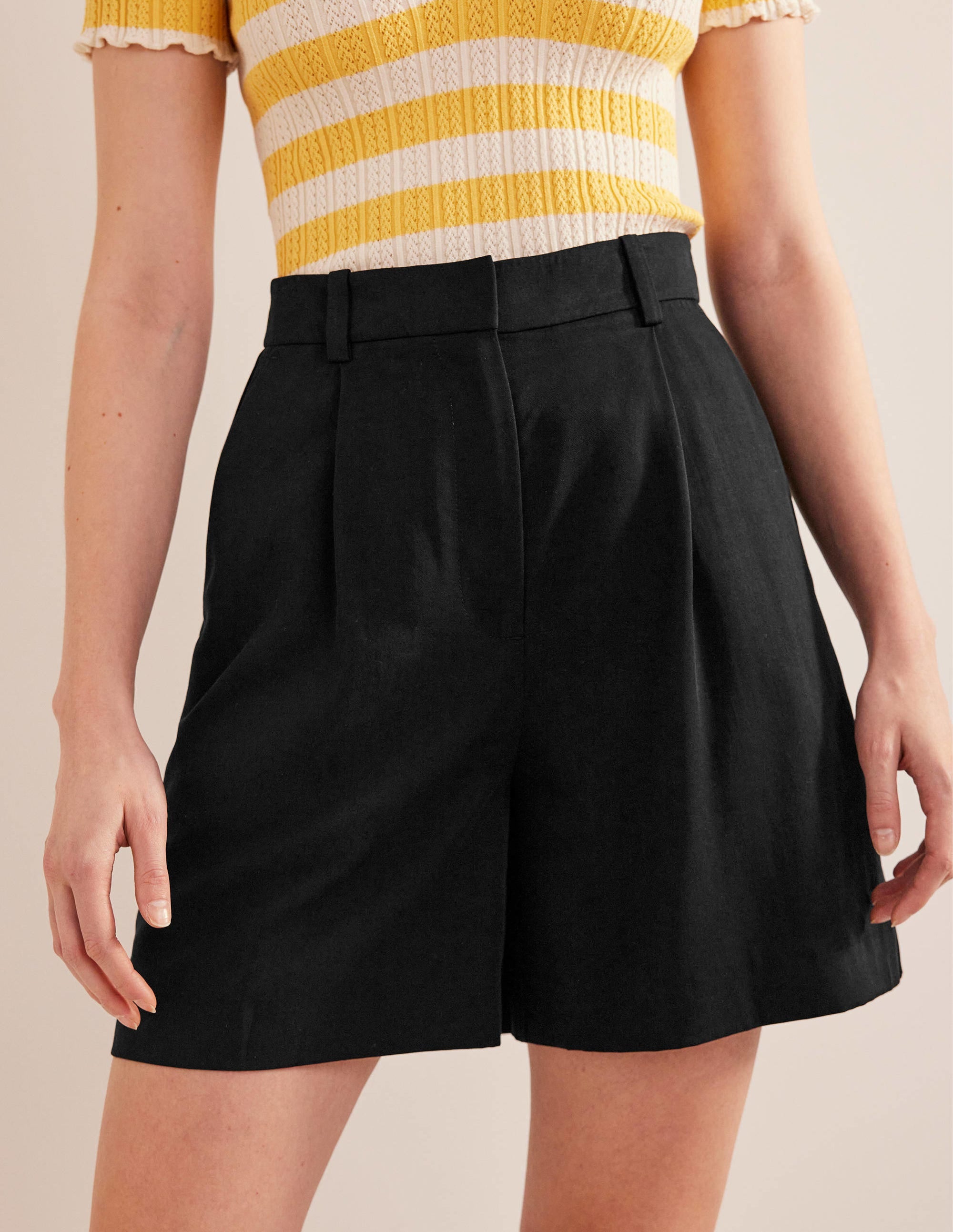 Tencel Relaxed Shorts-Black - Image 4