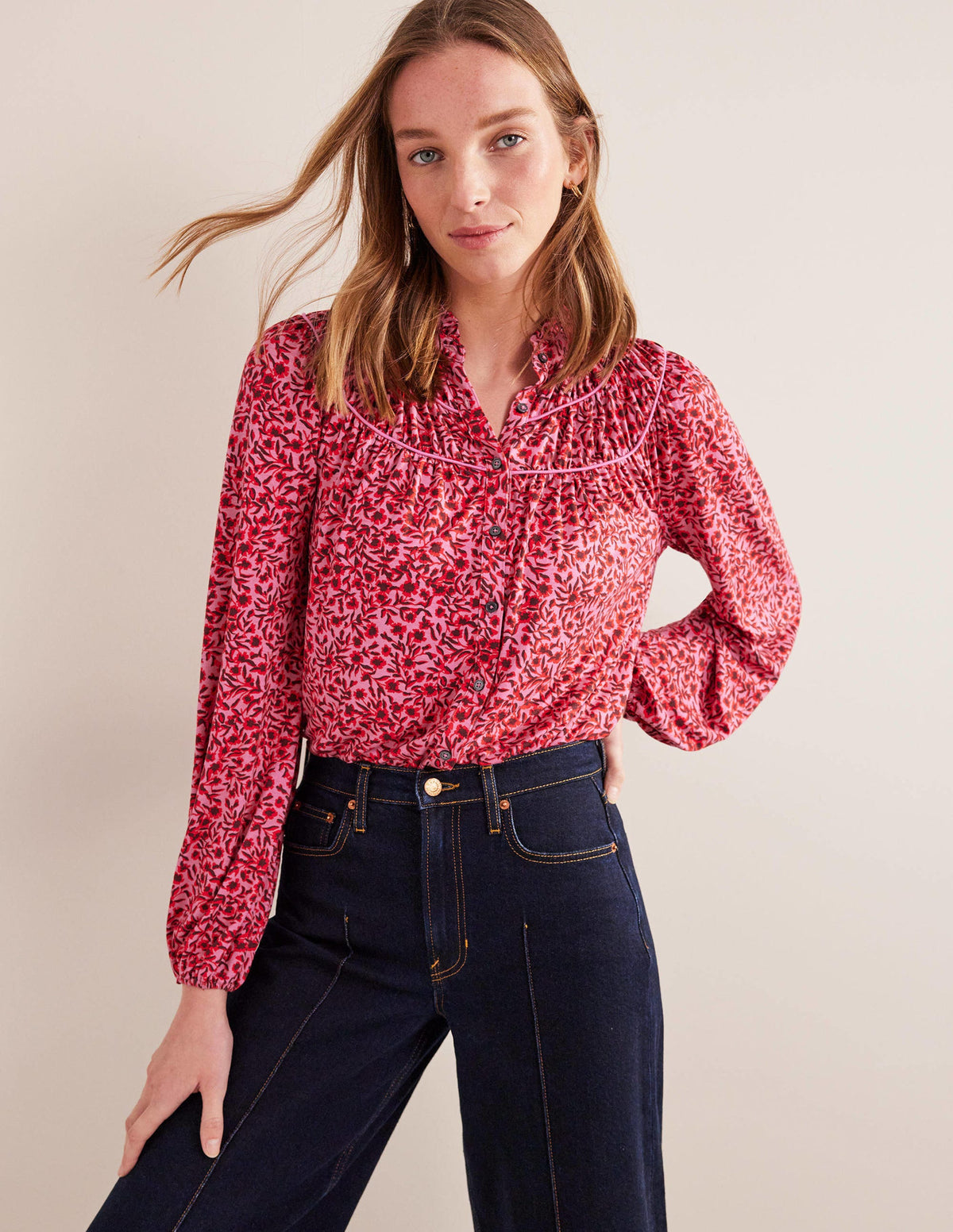 Ruched Yoke Jersey Shirt-Gin Fizz, Abstract Vine-4