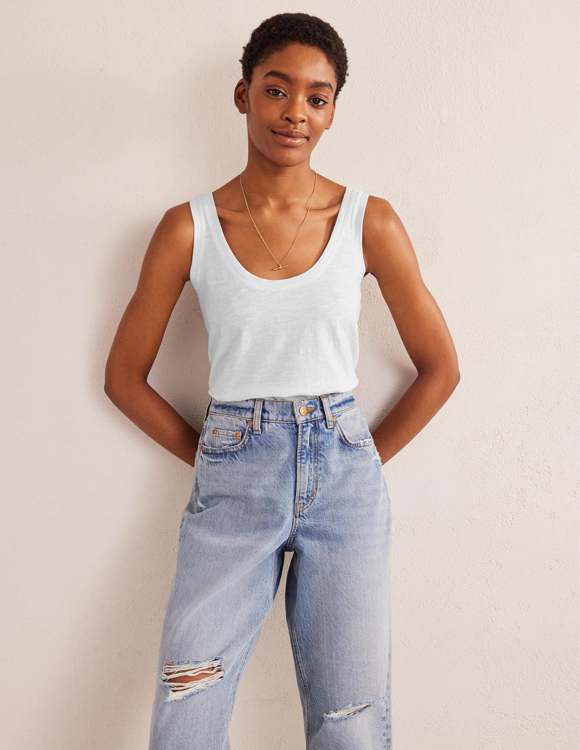 Relaxed Scoop Neck Vest-White - Image 1