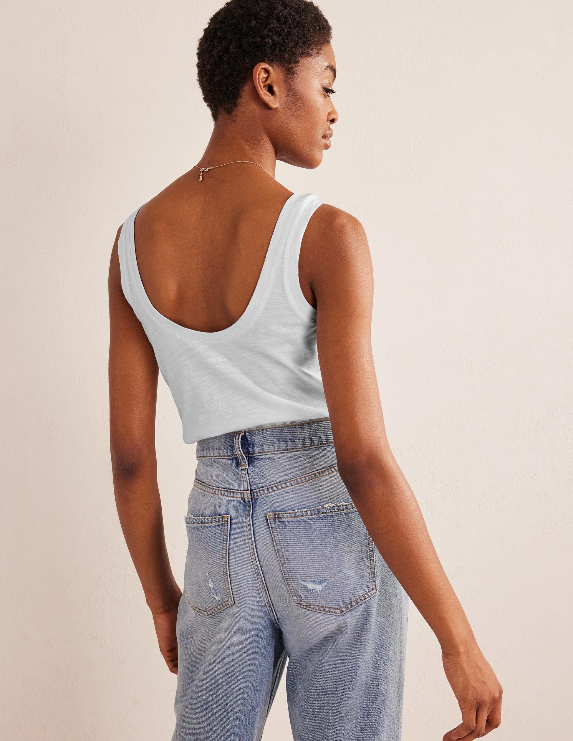 Relaxed Scoop Neck Vest-White-3