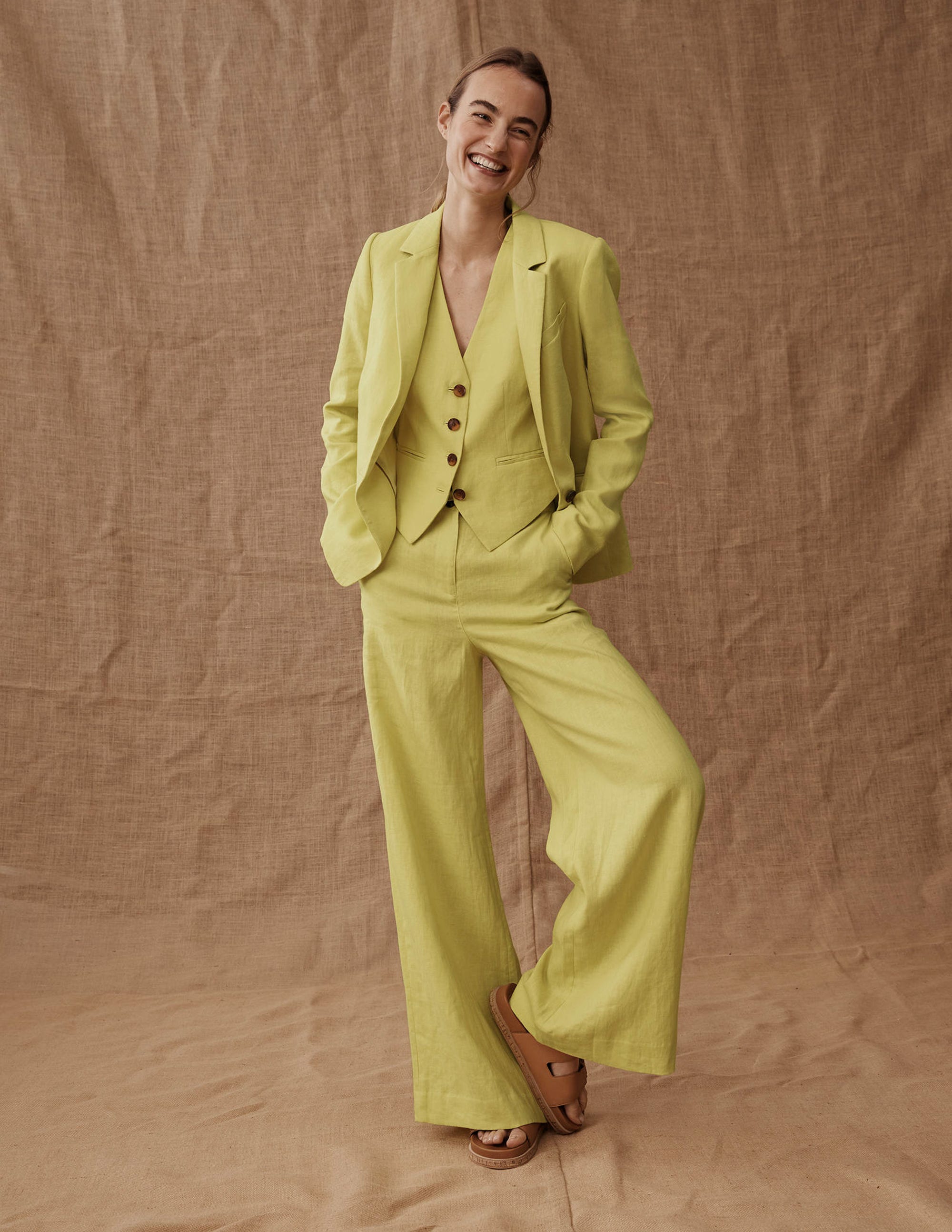 Linen V-Neck Waistcoat-Citrus - Image 5