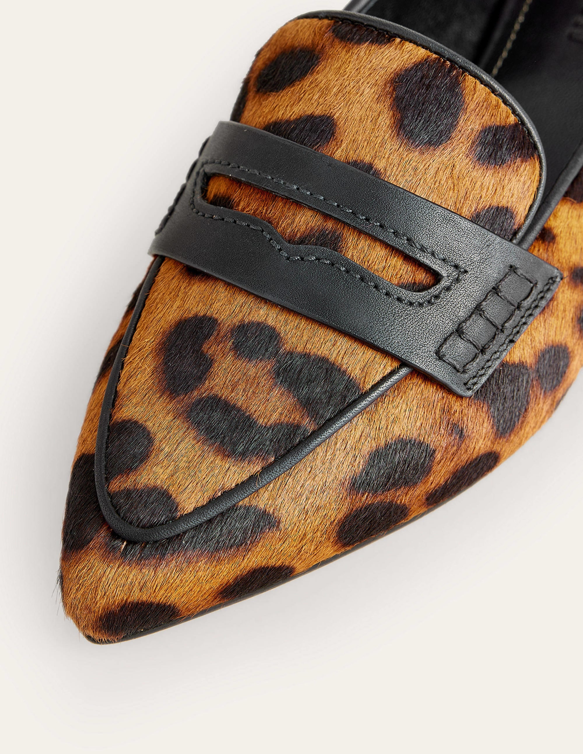 Pointed Loafers-Classic Leopard - Image 4