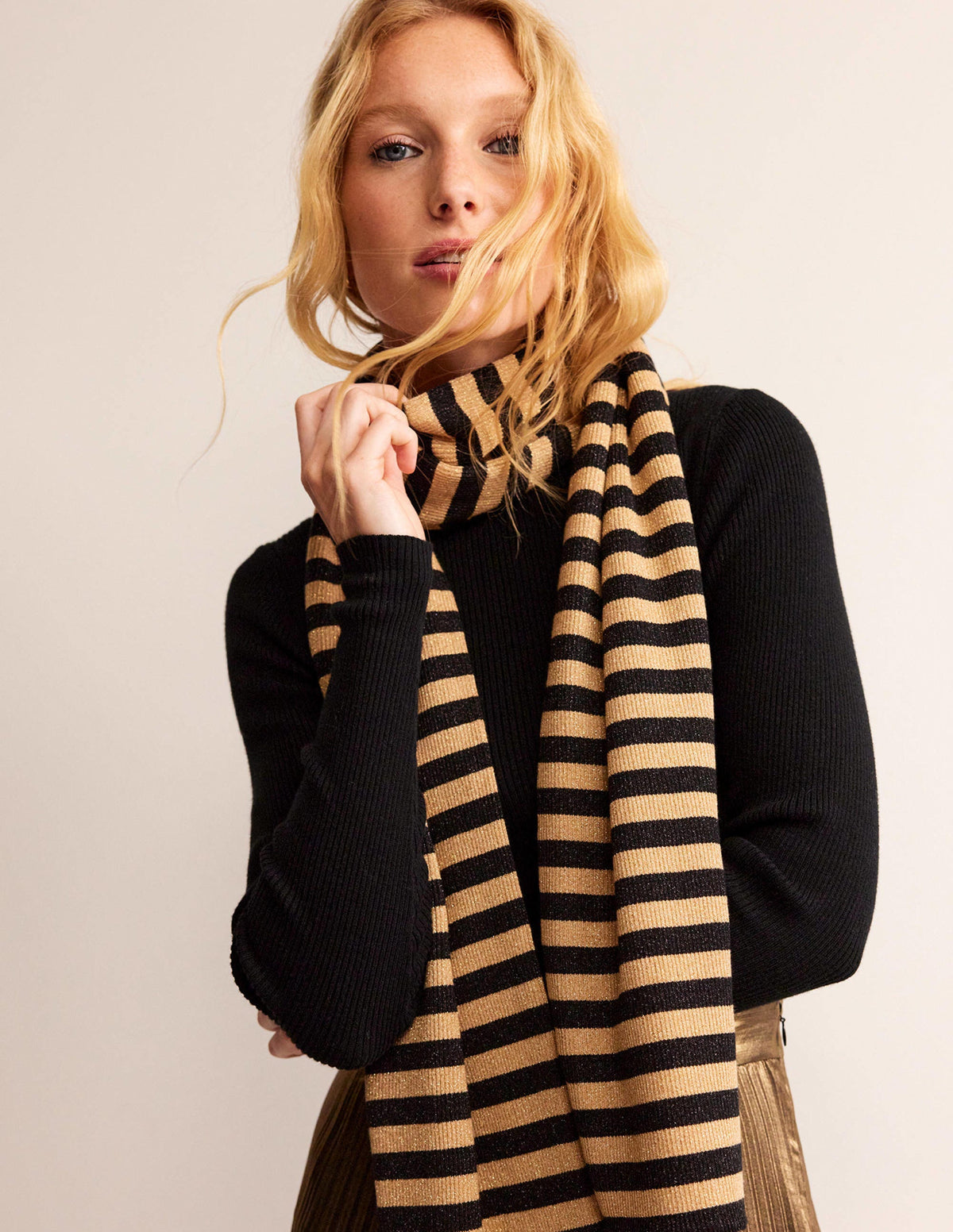 Metallic-Stripe Scarf-Black and Gold - Image 1