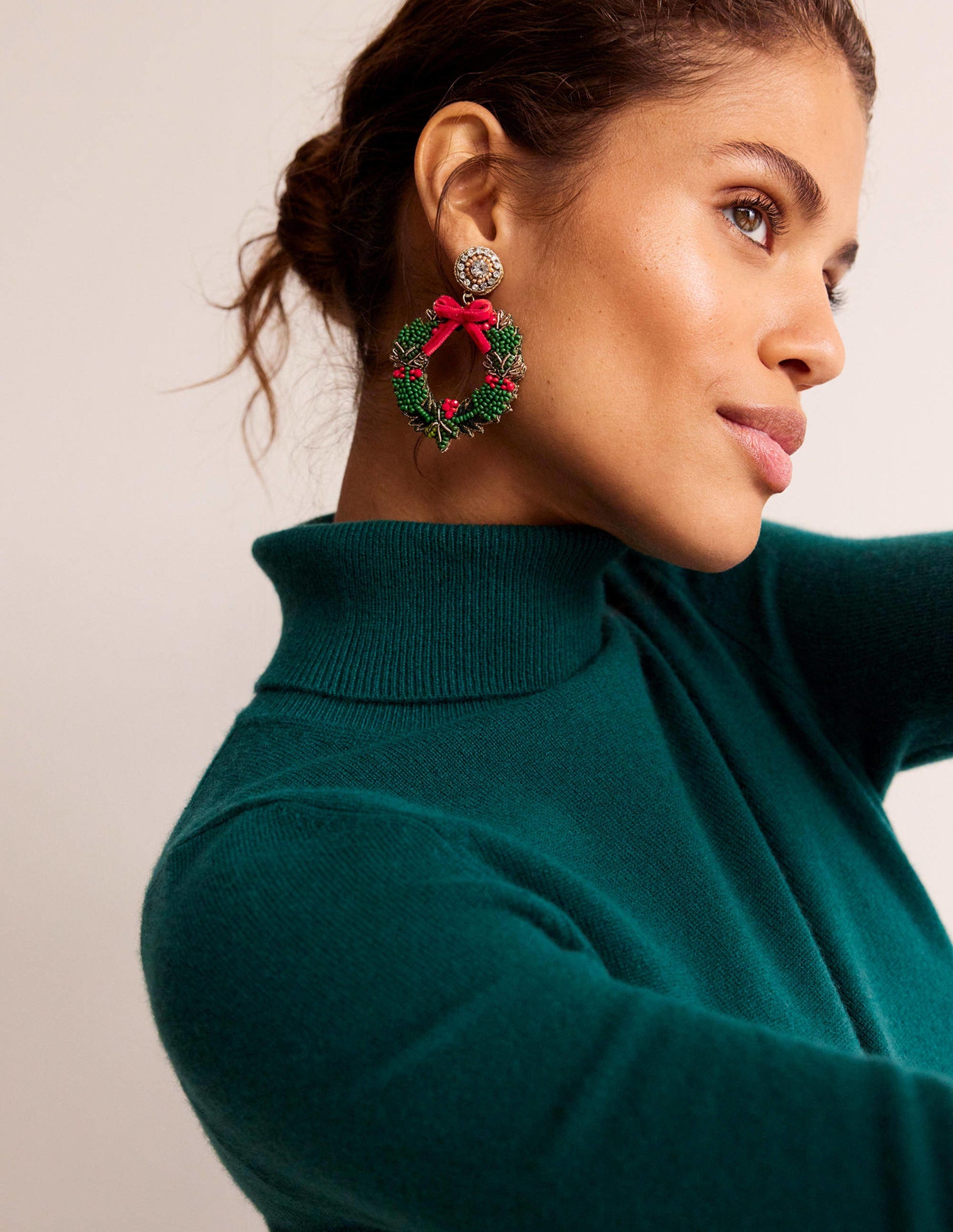 Festive Embellished Earrings-Wreath-1