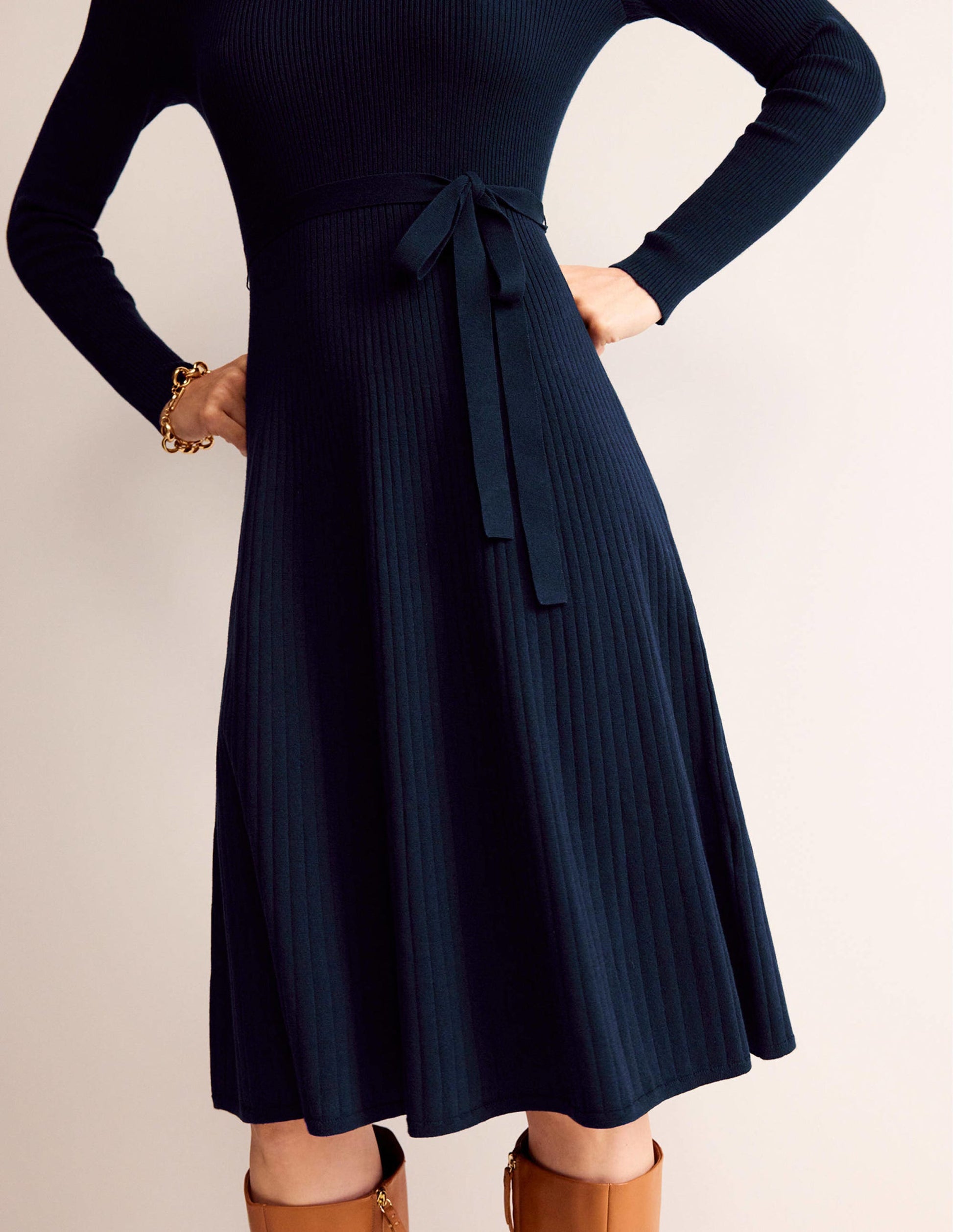 Lola Knitted Midi Dress-Navy-3