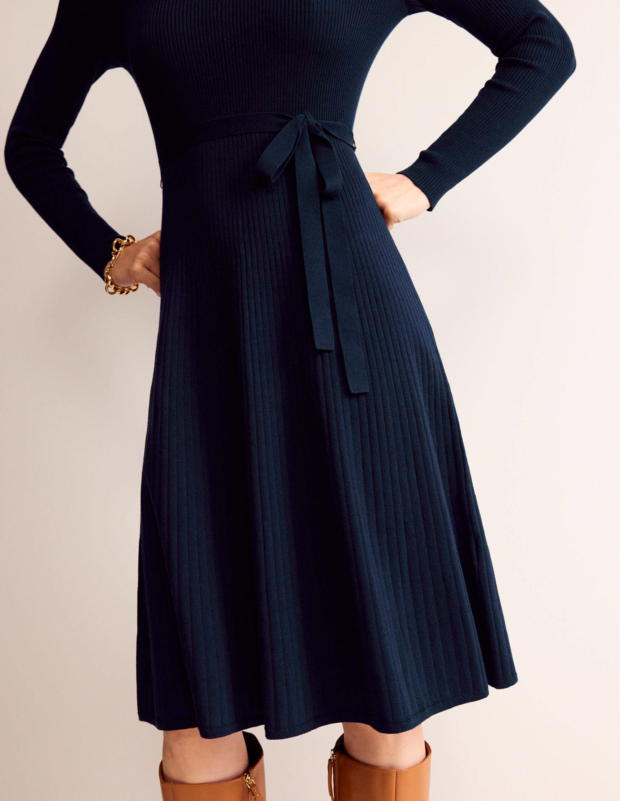 Lola Knitted Midi Dress-Navy - Image 3
