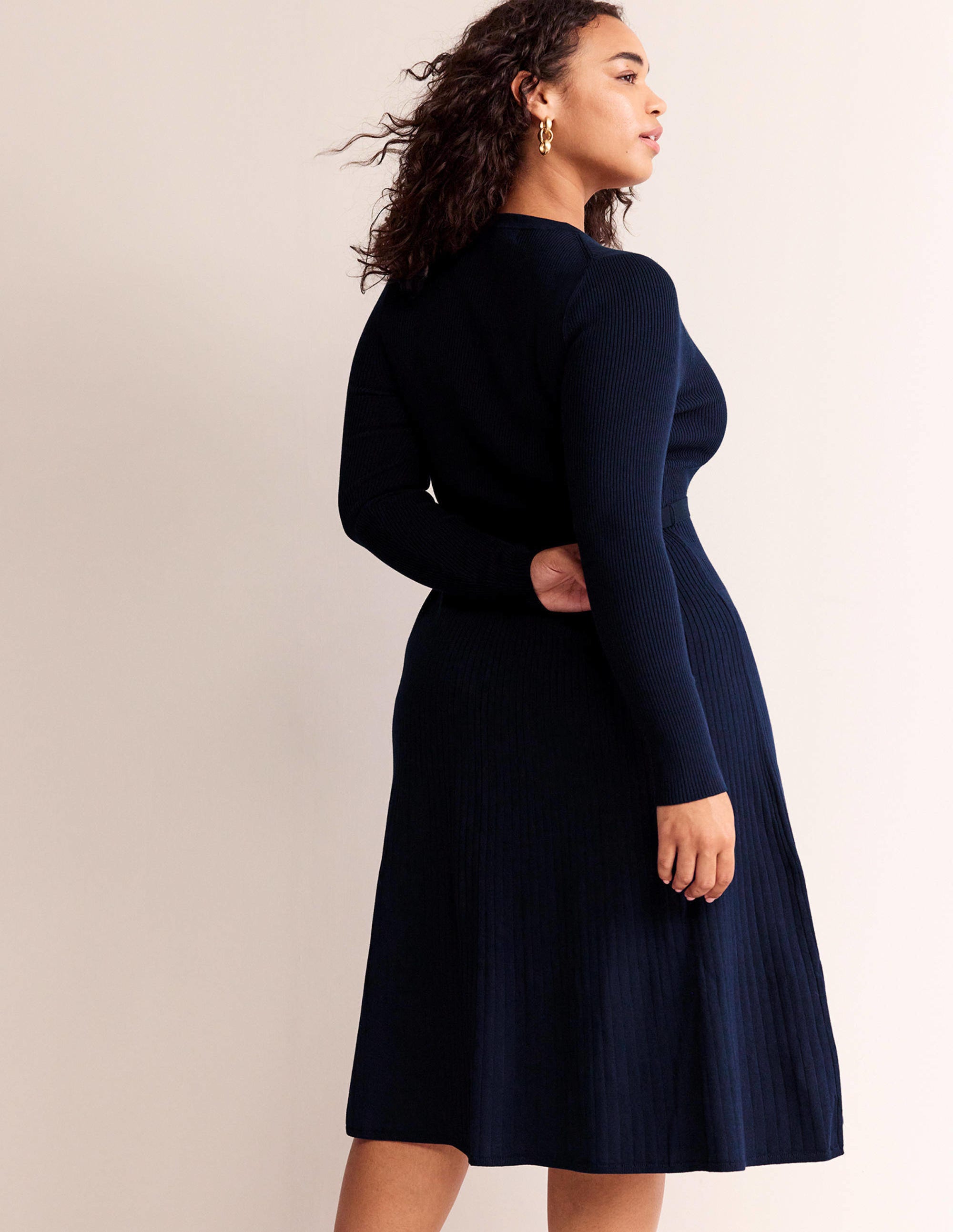 Lola Knitted Midi Dress-Navy - Image 7