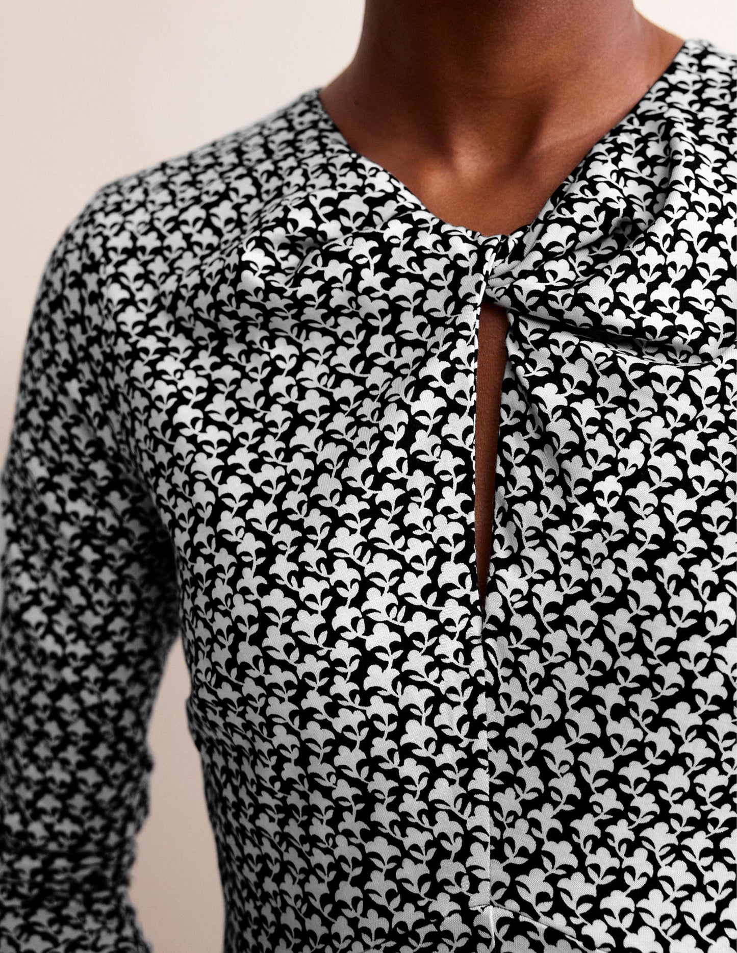 Empire Knot Midi Dress-Black, Lily Sprig