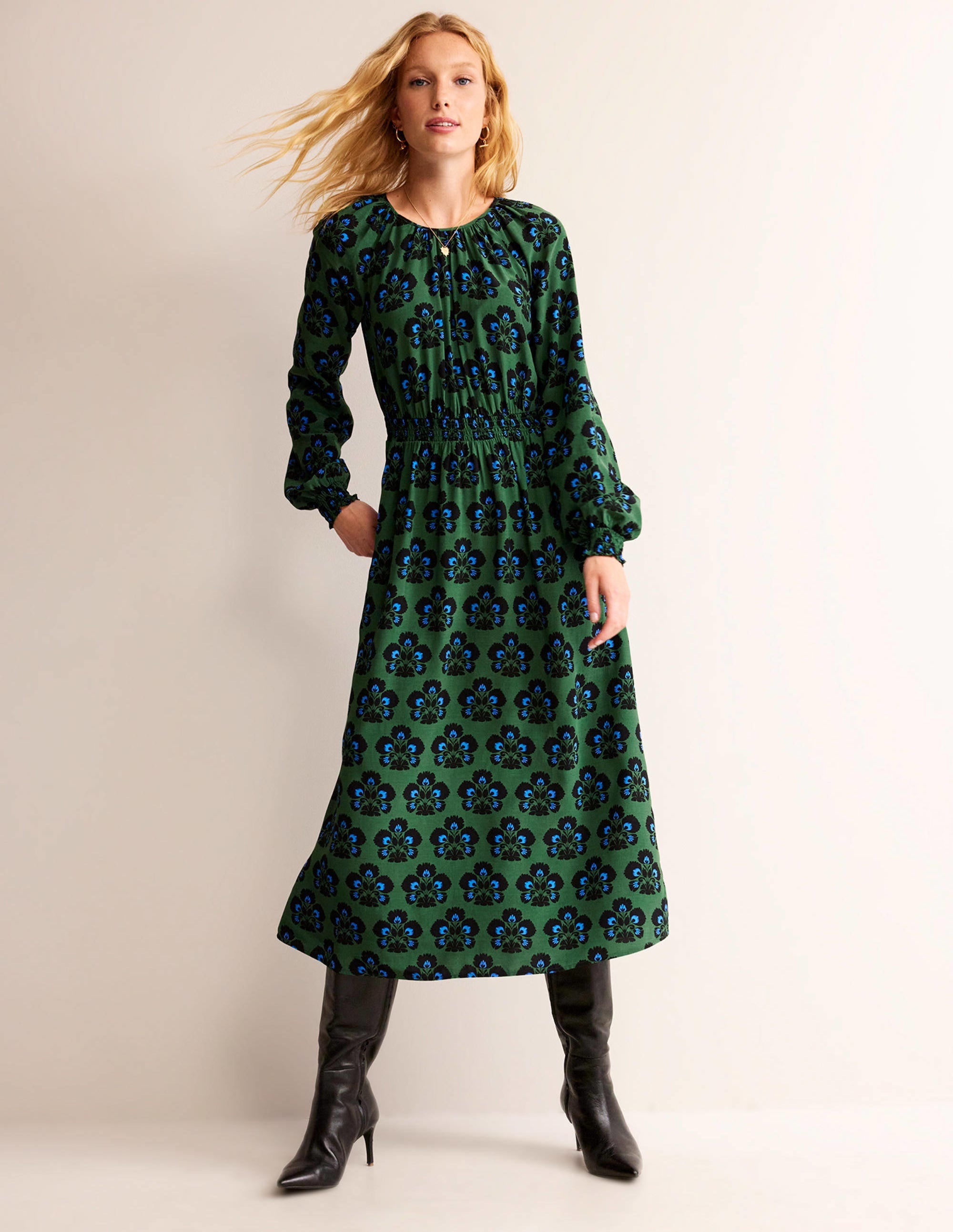 Gather Raglan Midi Dress-Amazon Green, Carnation Stamp - Image 4