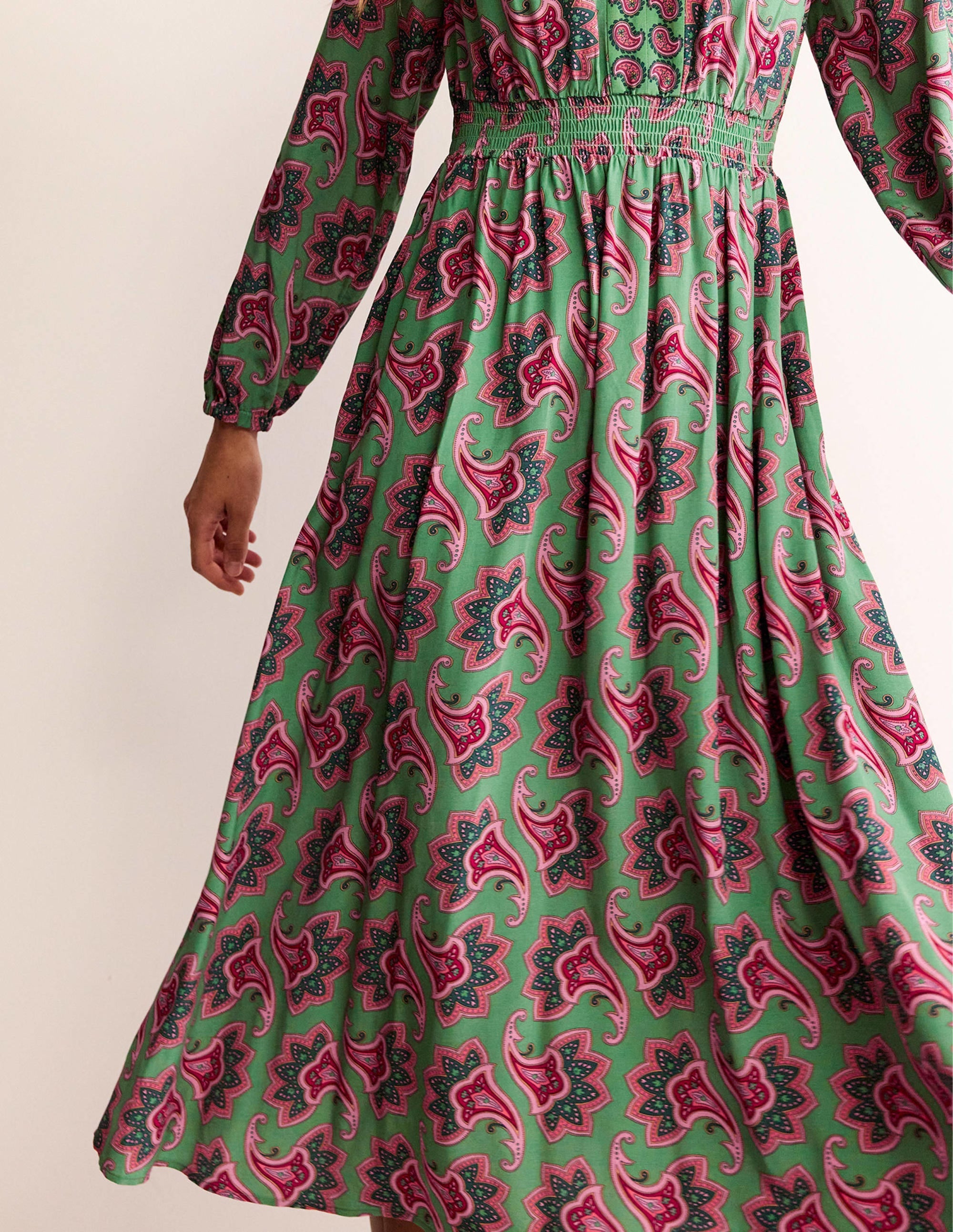 Border Print Raglan Midi Dress-Green, Paisley Amaryllis - Image 4