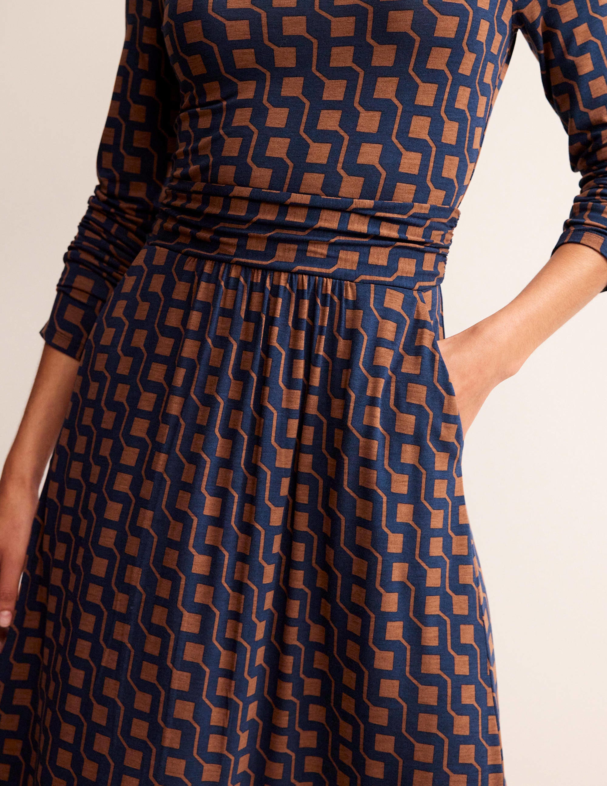 Abigail Jersey Dress-Cognac, Cube Geo - Image 2