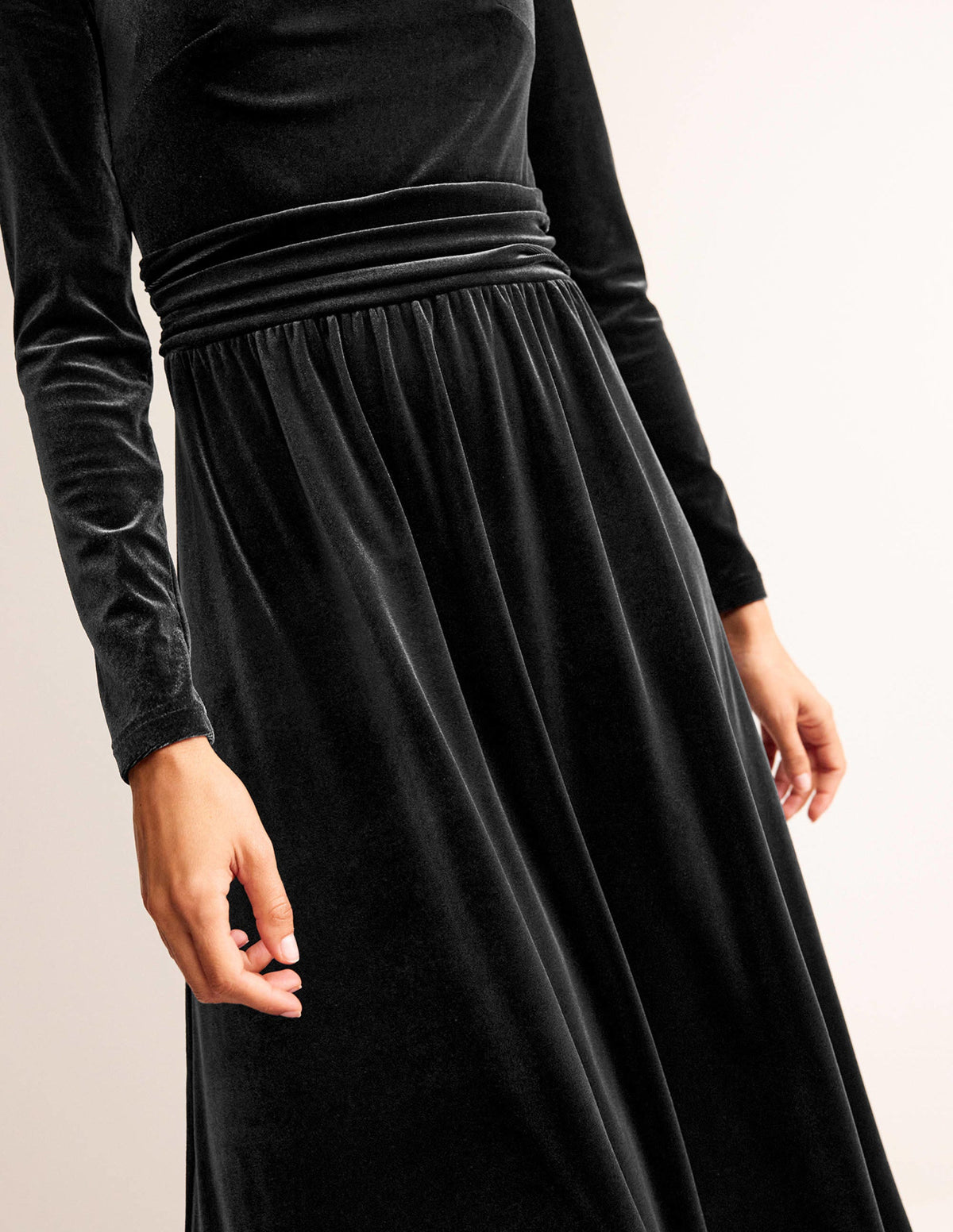 Abigail Velvet Midi Dress-Black - Image 3
