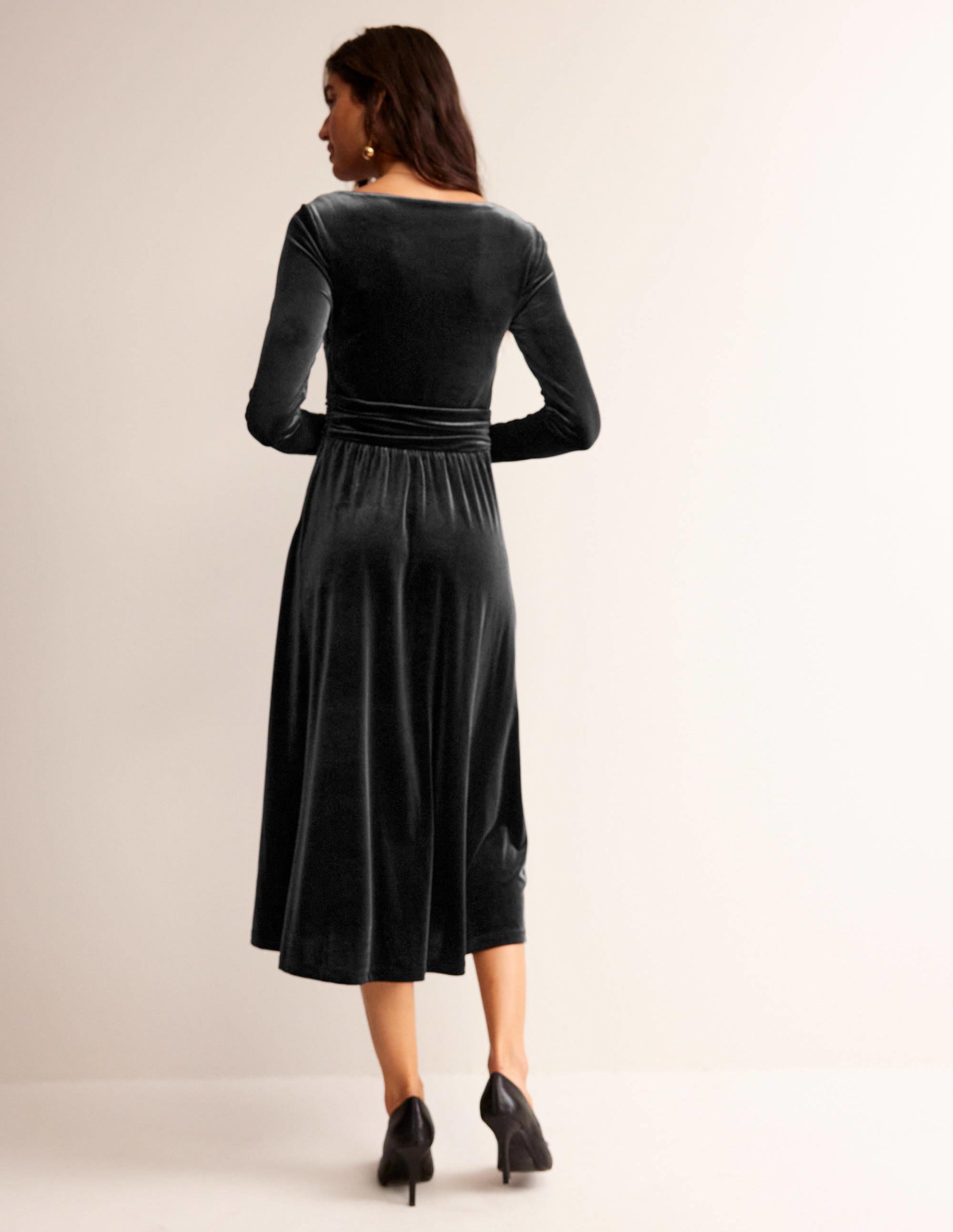 Abigail Velvet Midi Dress-Black - Image 4