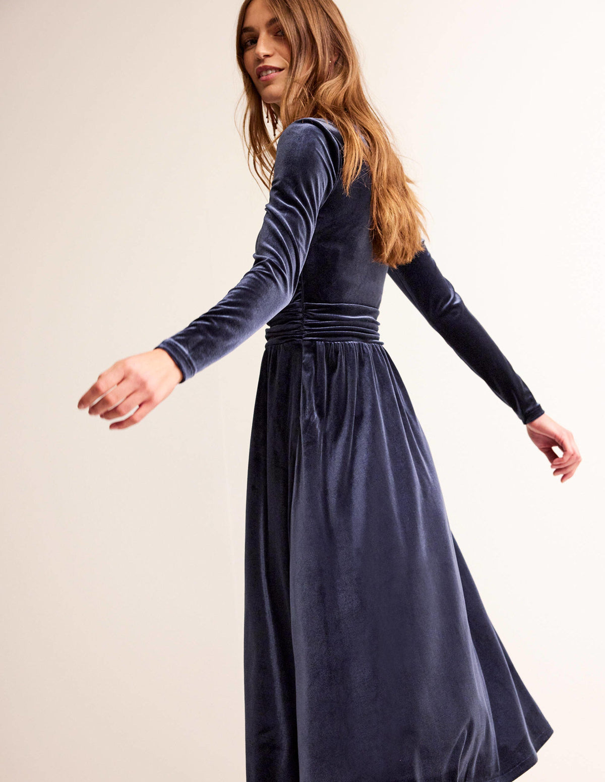 Abigail Velvet Midi Dress-Navy - Image 3