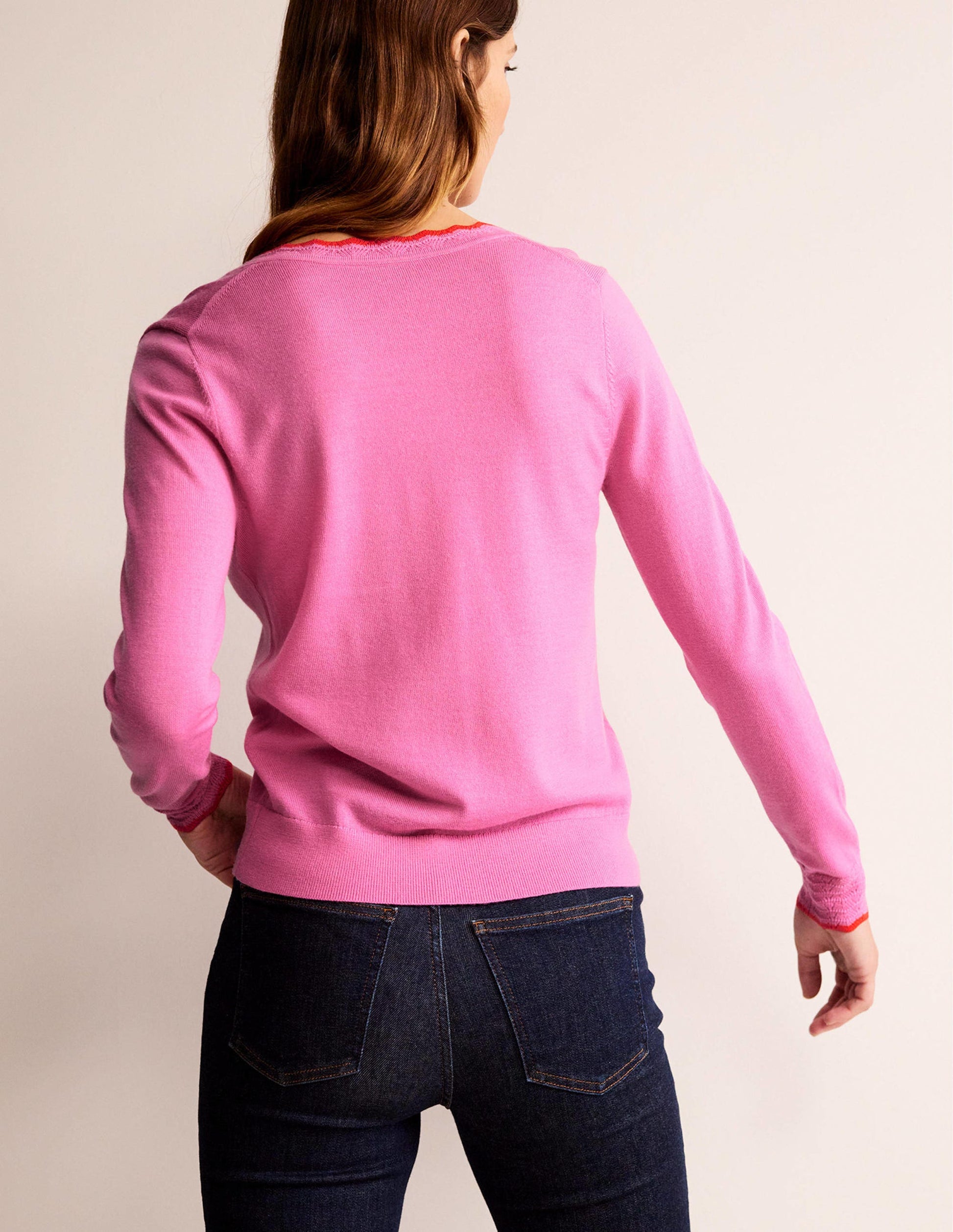 Merino Scallop V-Neck Jumper-Mid Pink-3