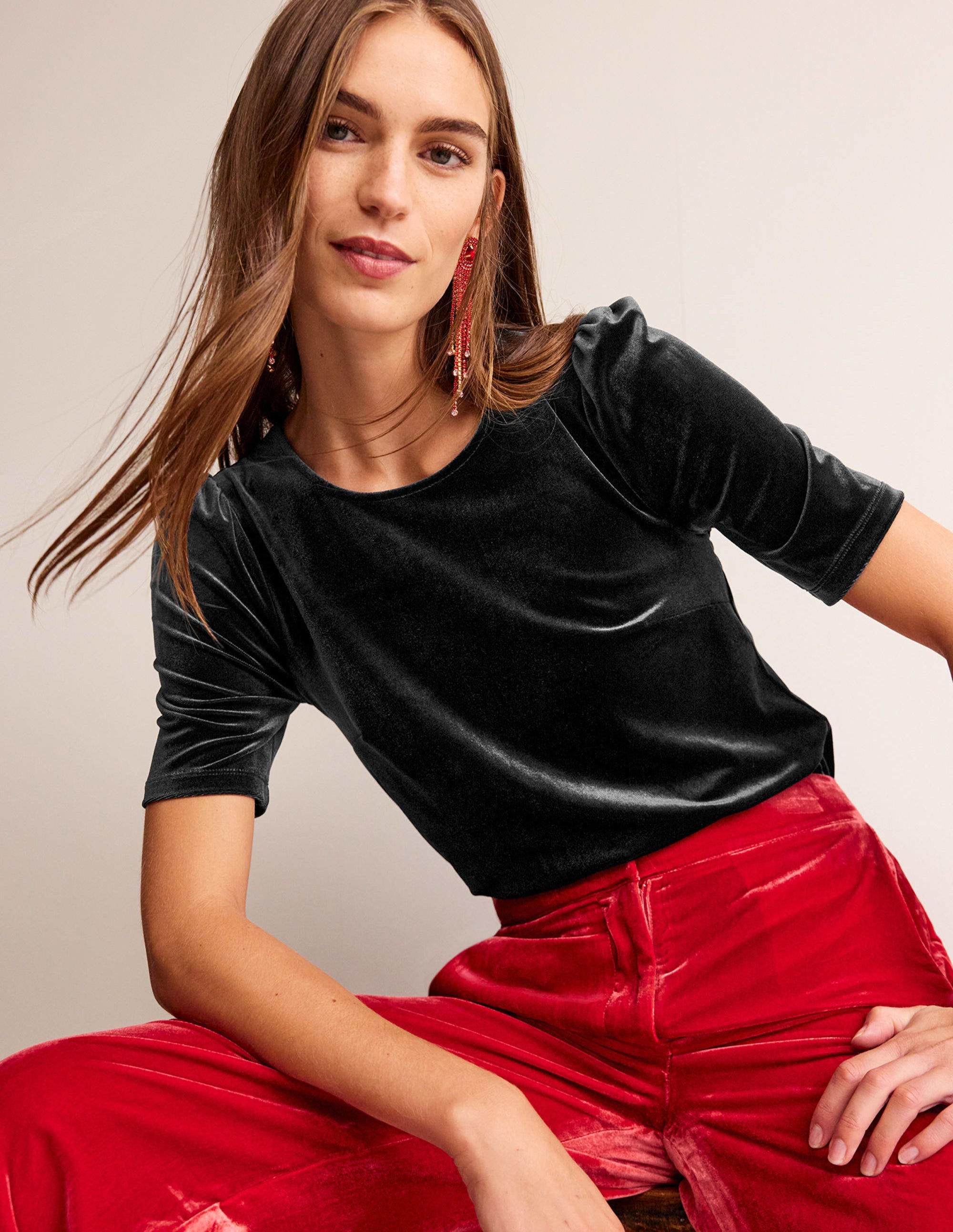 Velvet Party T-shirt-Black - Image 1
