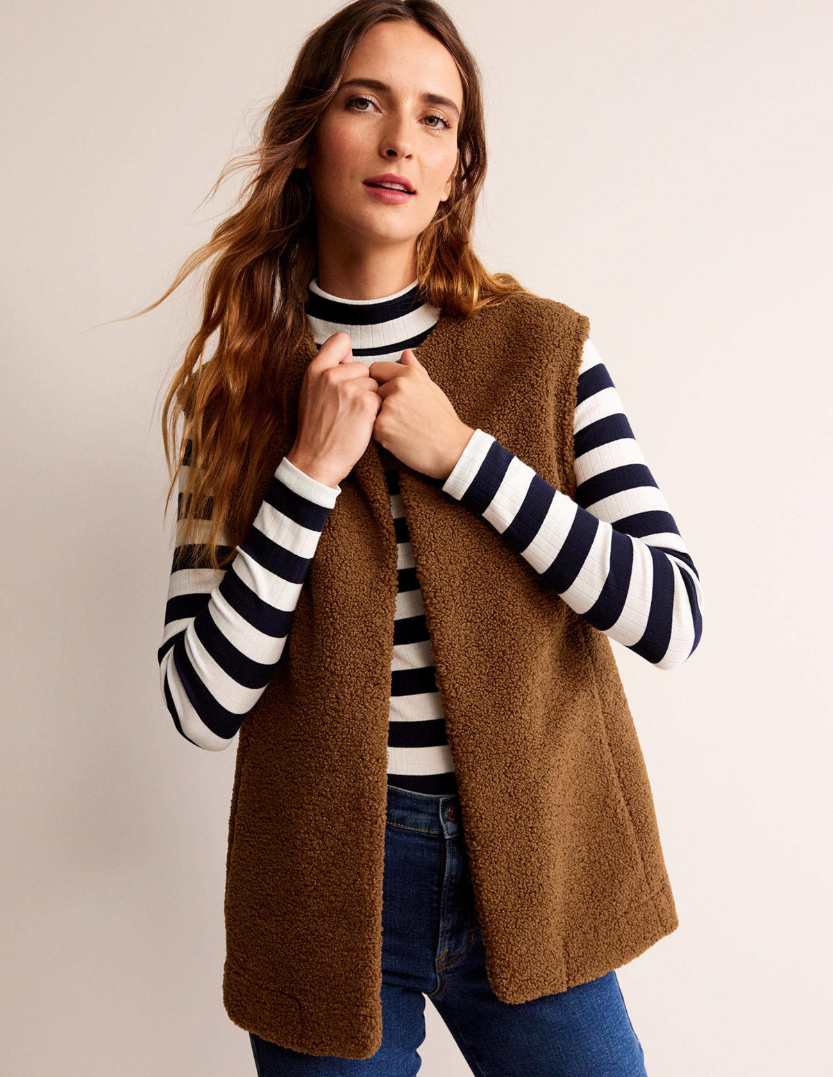 Teddy Gilet-Raw Umber-1