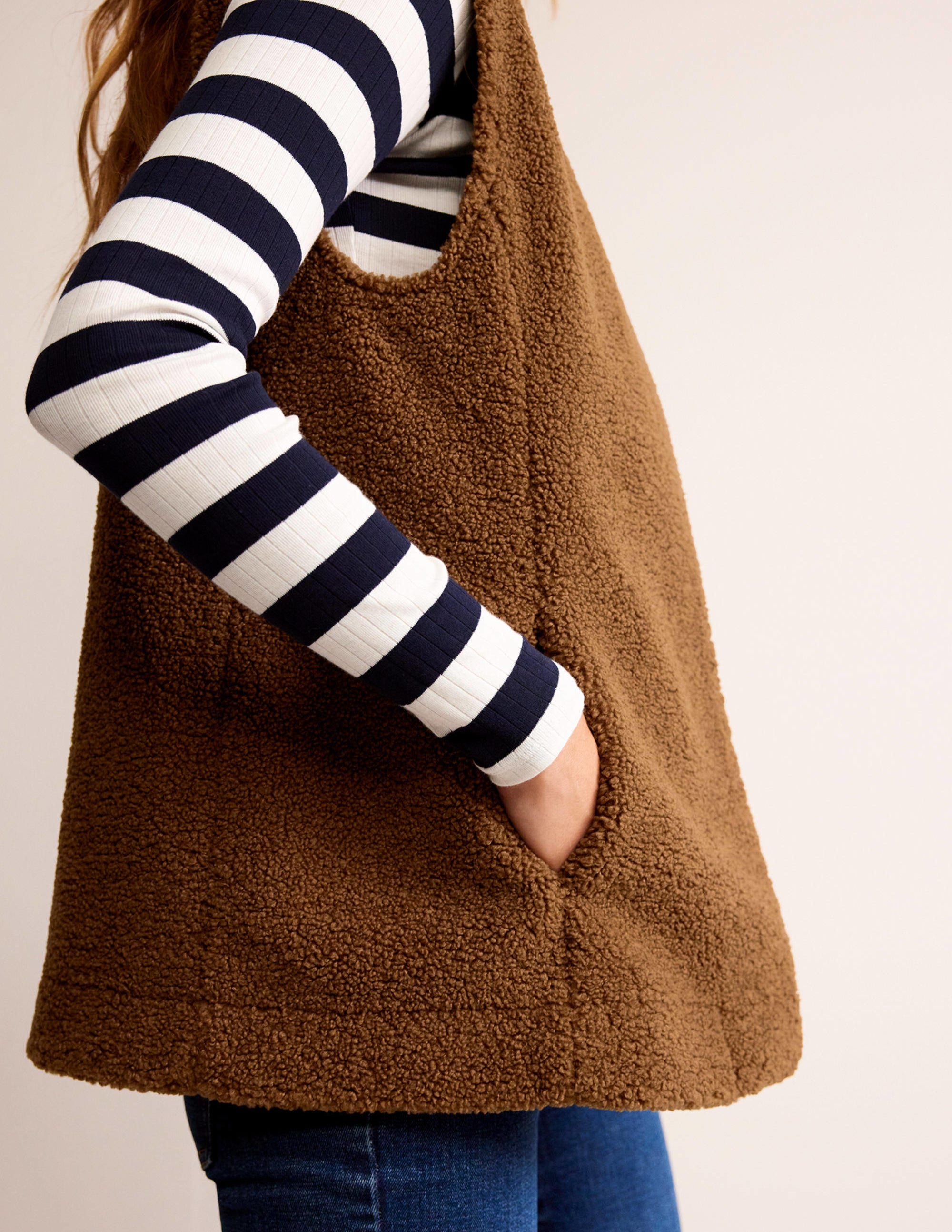 Teddy Gilet-Raw Umber - Image 4