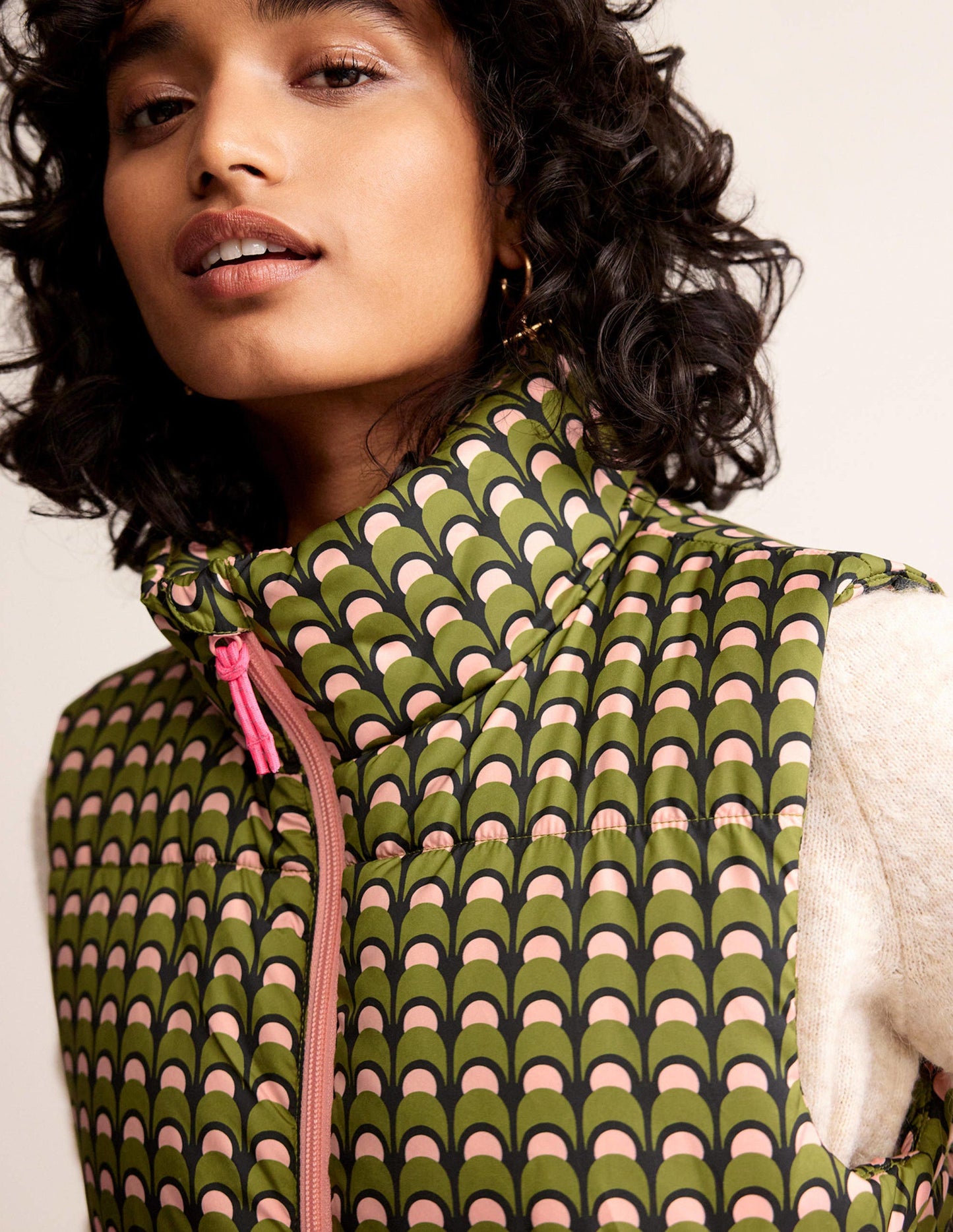 Fife Quilted Gilet-Chalky Pink, Geo Charm