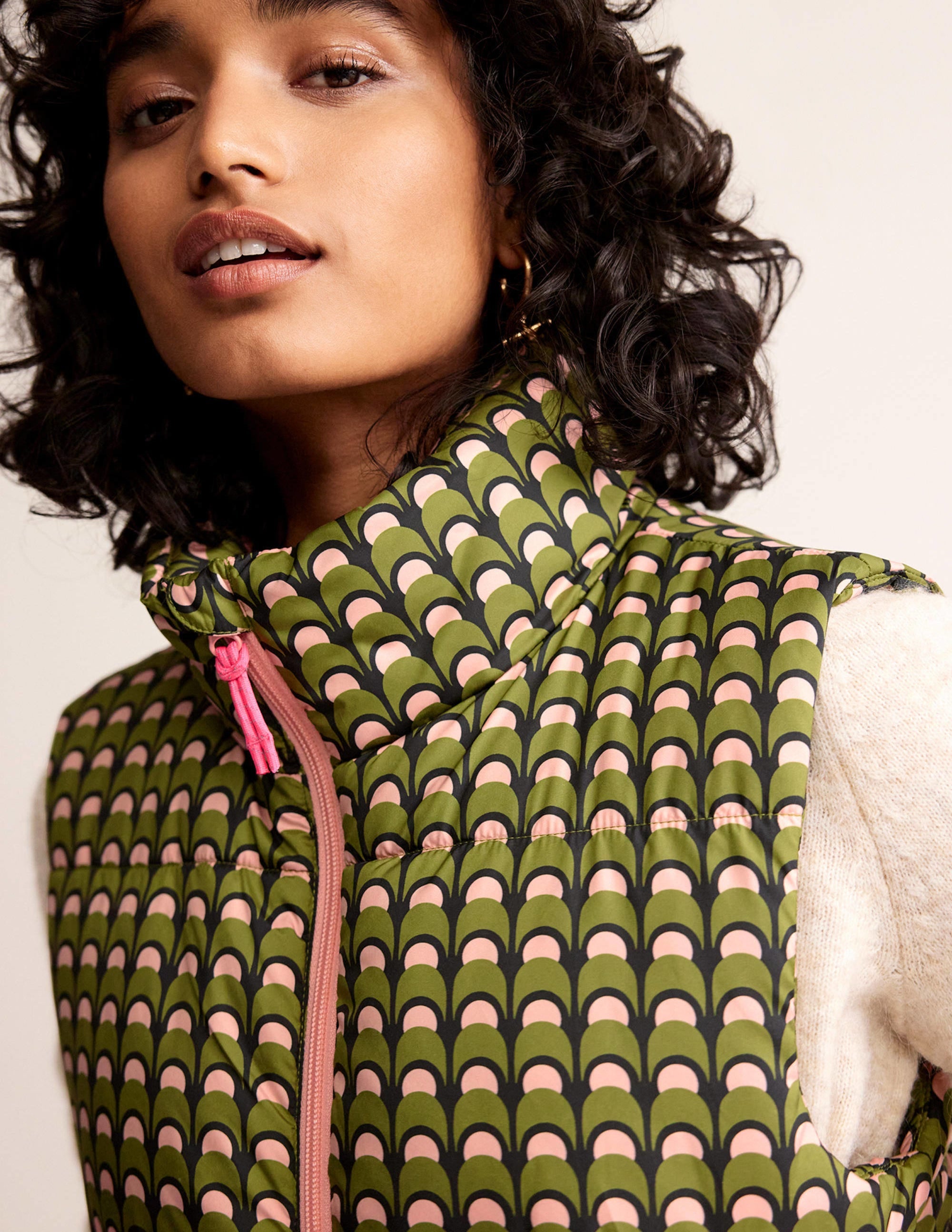 Fife Quilted Gilet-Chalky Pink, Geo Charm - Image 2