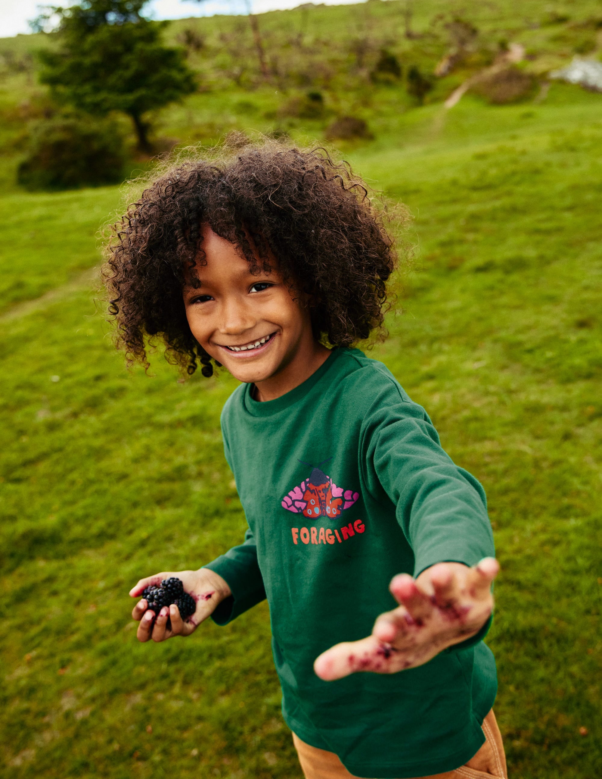Educational T-Shirt-Jewel Green Autumn Foraging - Image 4