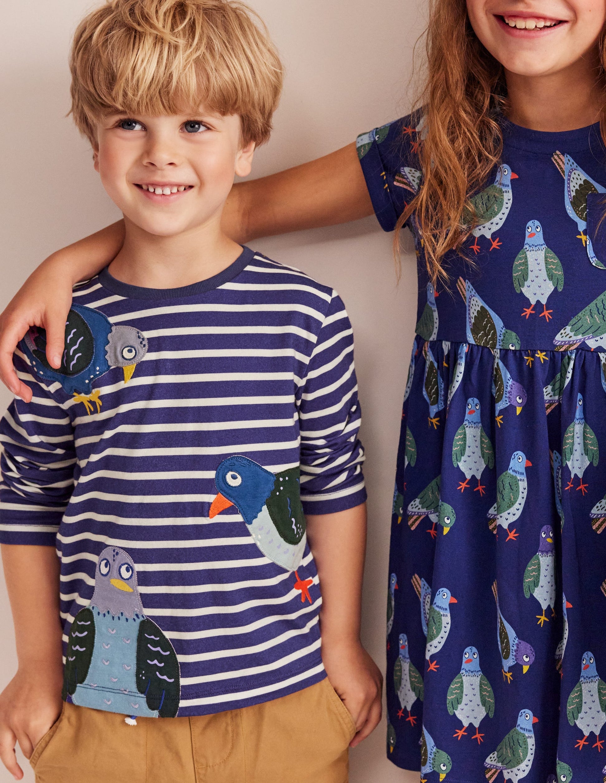 Appliqué T-shirt-Denim Blue and Ivory Pigeons-2