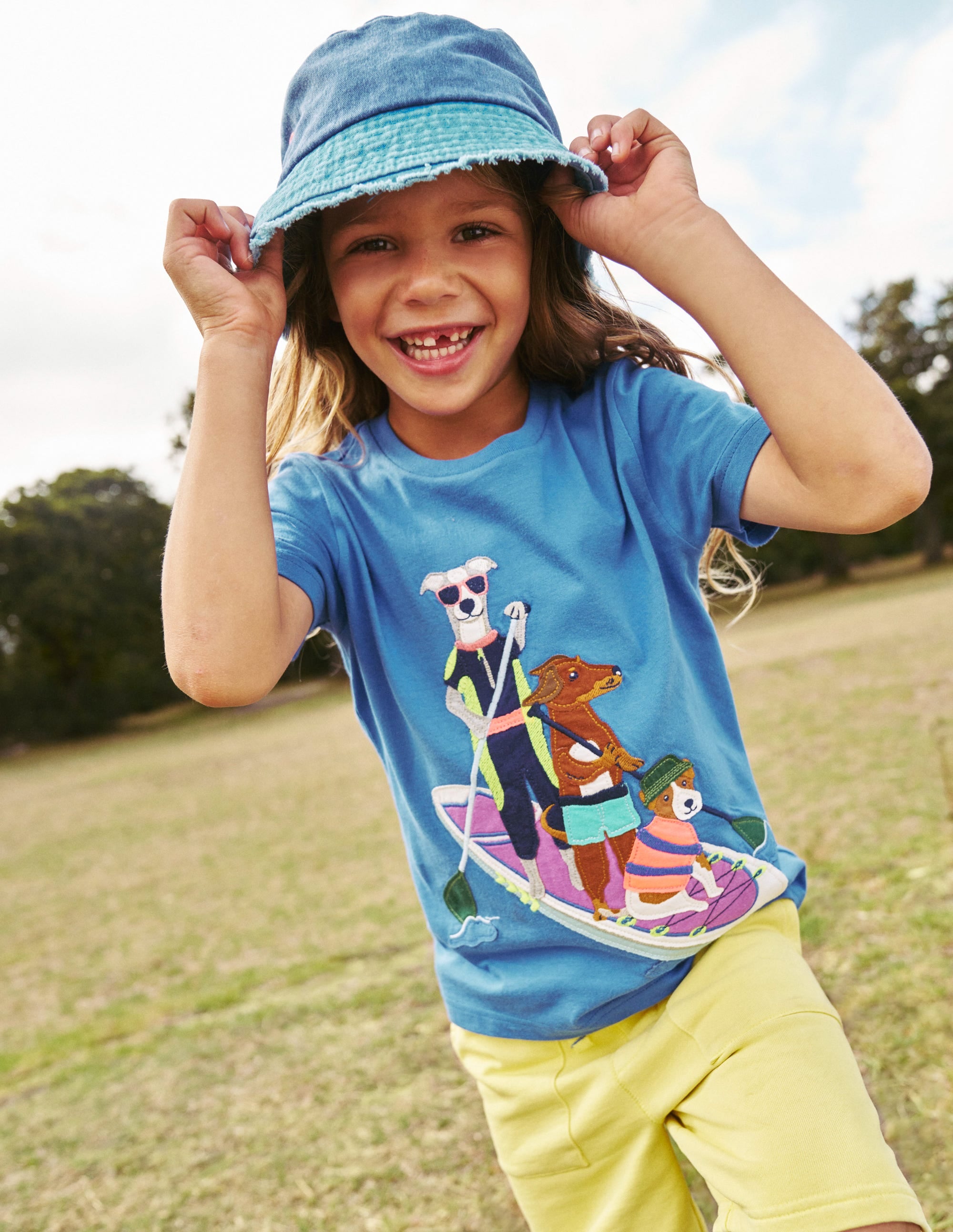 Short Sleeve Applique T-Shirt-Blue Heron Dogs - Image 4