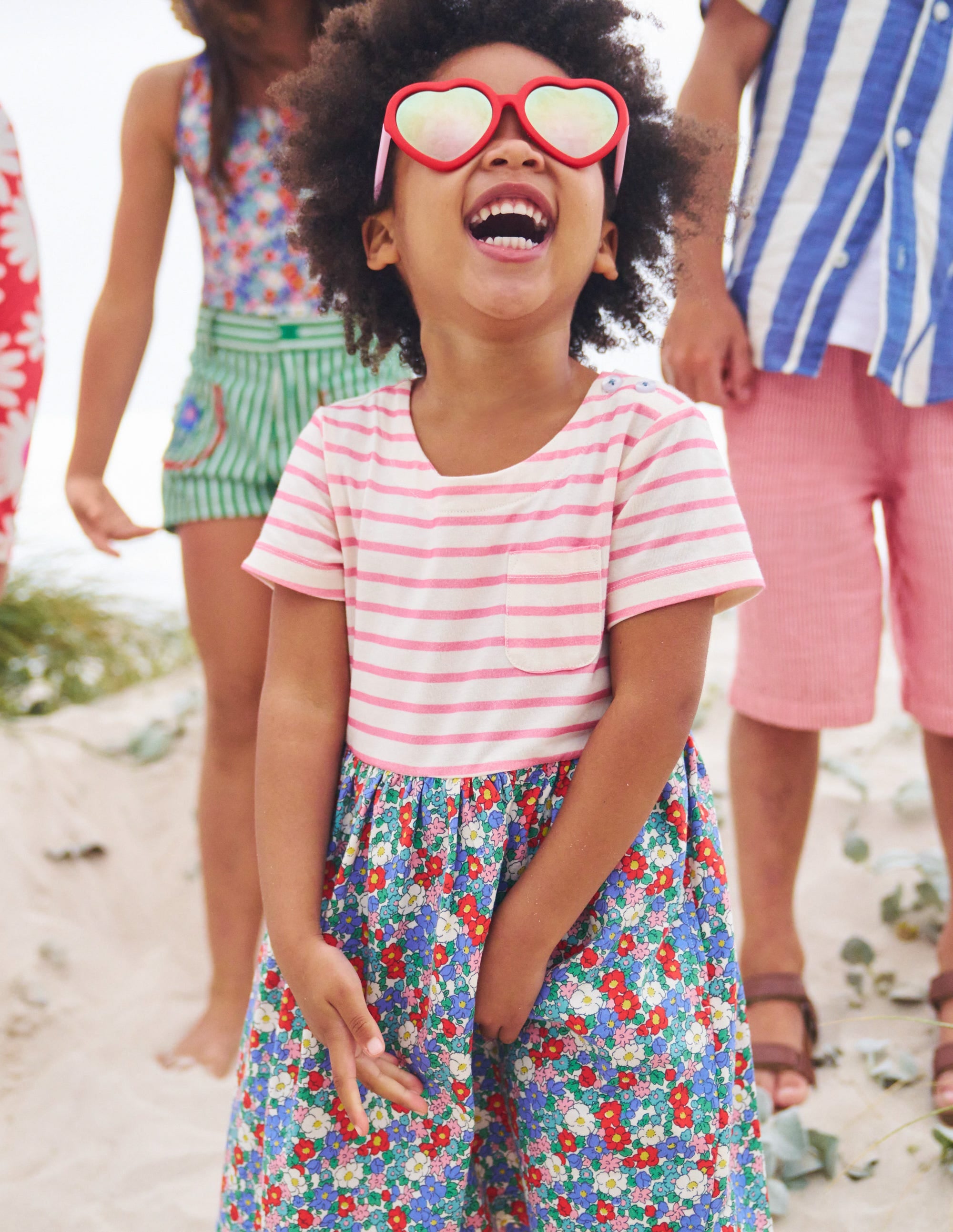 Fun Sunglasses-Red Hearts - Image 4