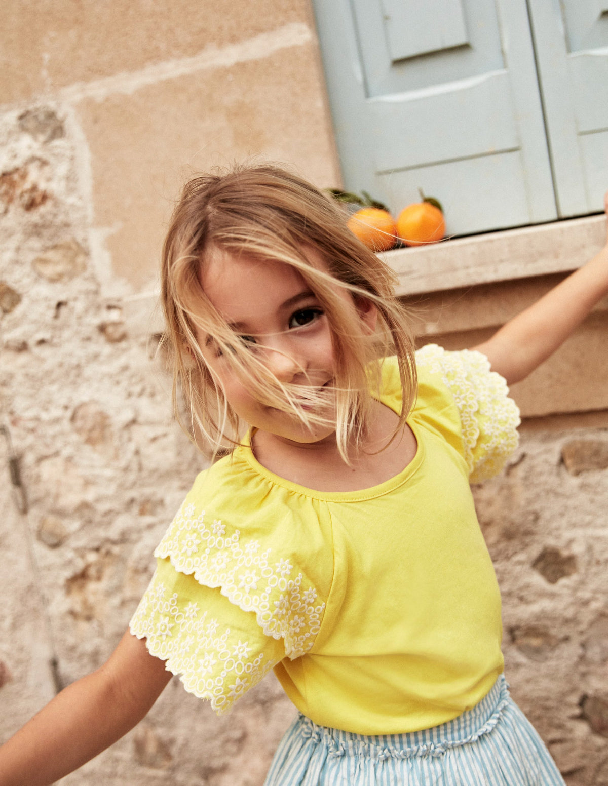 Broderie Mix T-shirt-Zest Yellow/White - Image 4