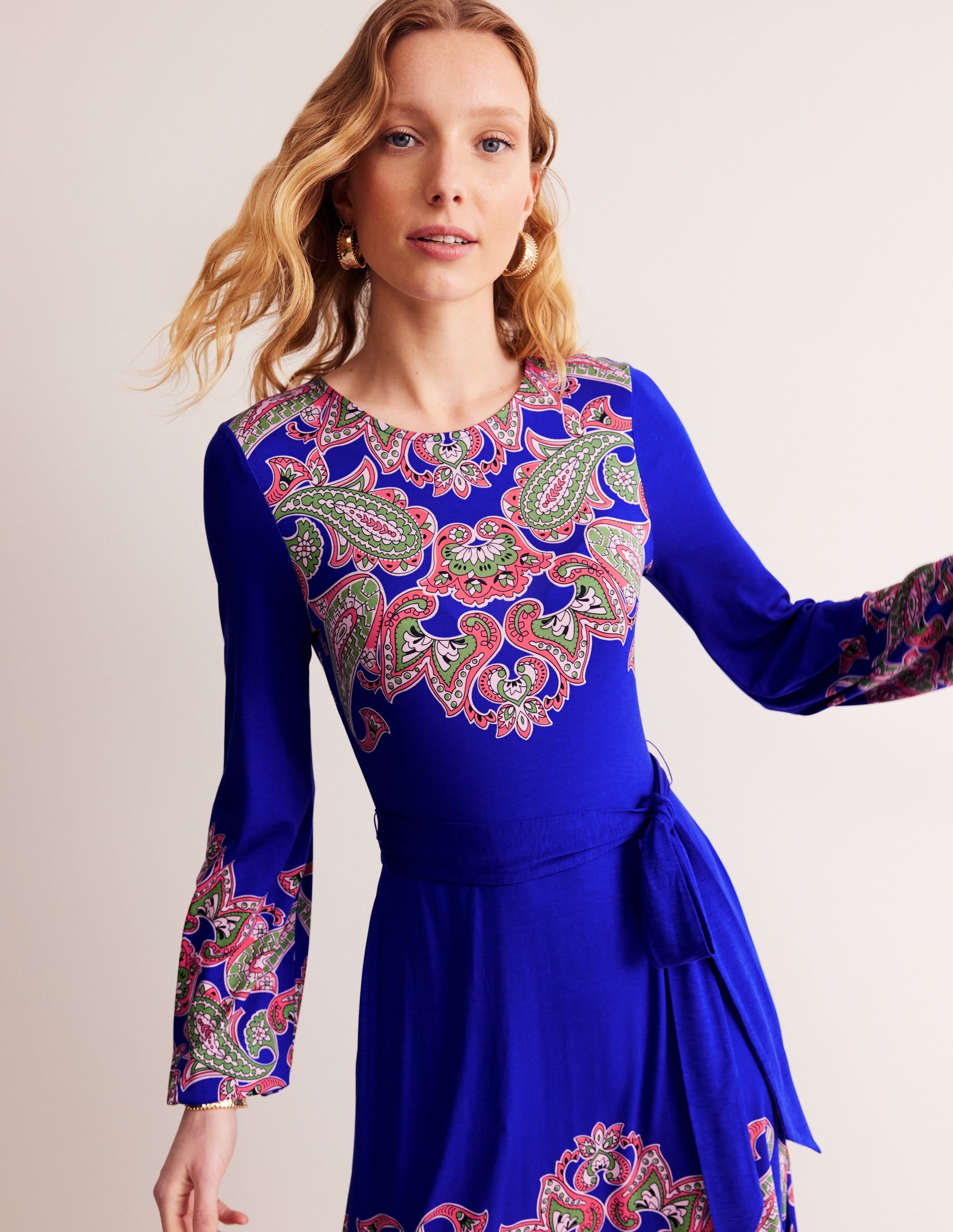 Placement Print Jersey Dress-Surf the Web, Paisley Wave - Image 5