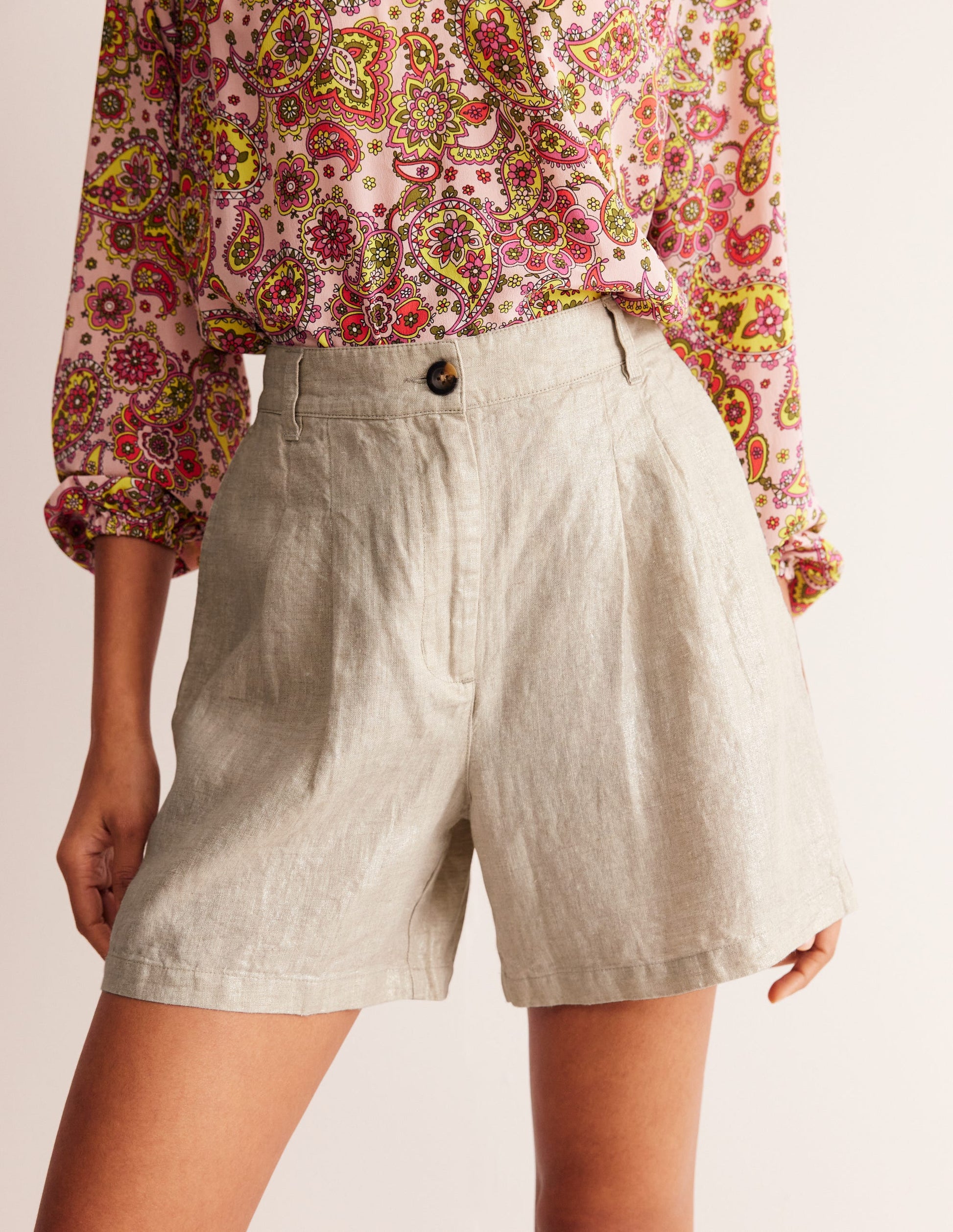 Pleated Linen Shorts-Neutral Metallic-4