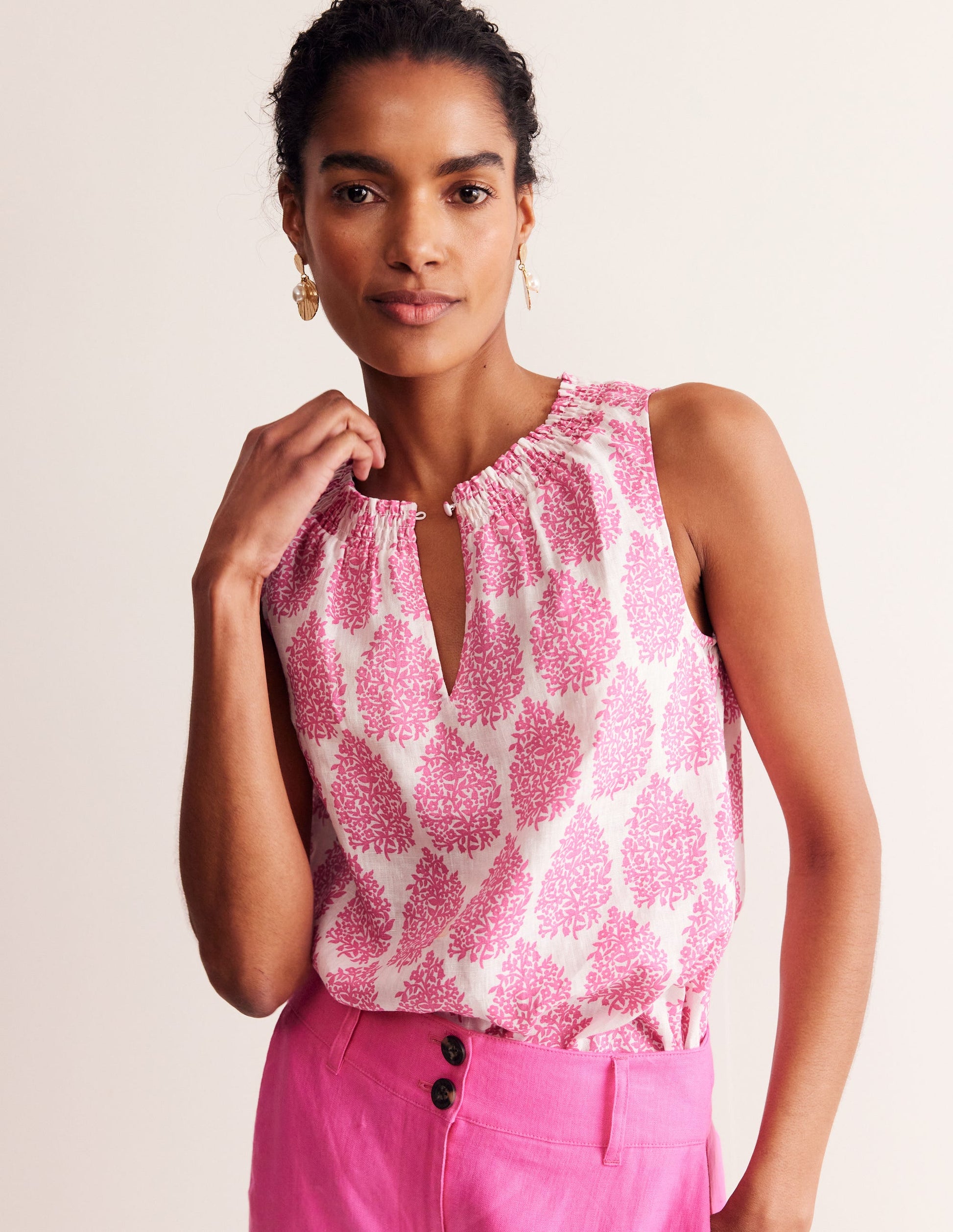 Georgia Linen Sleeveless Top-Sangria Sunset, Floret Paisley-1