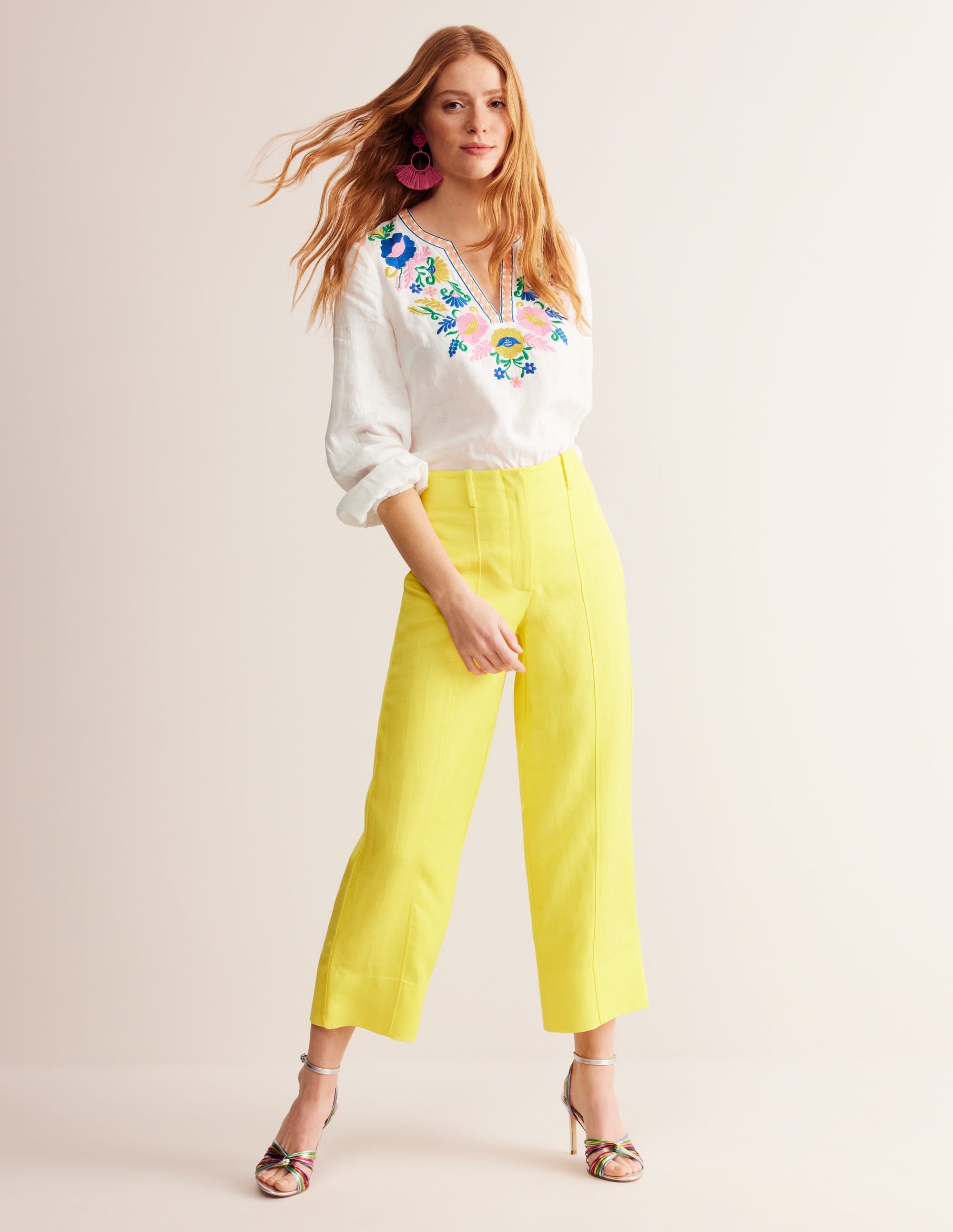 Bonnie Linen Top-White, Floral - Image 6