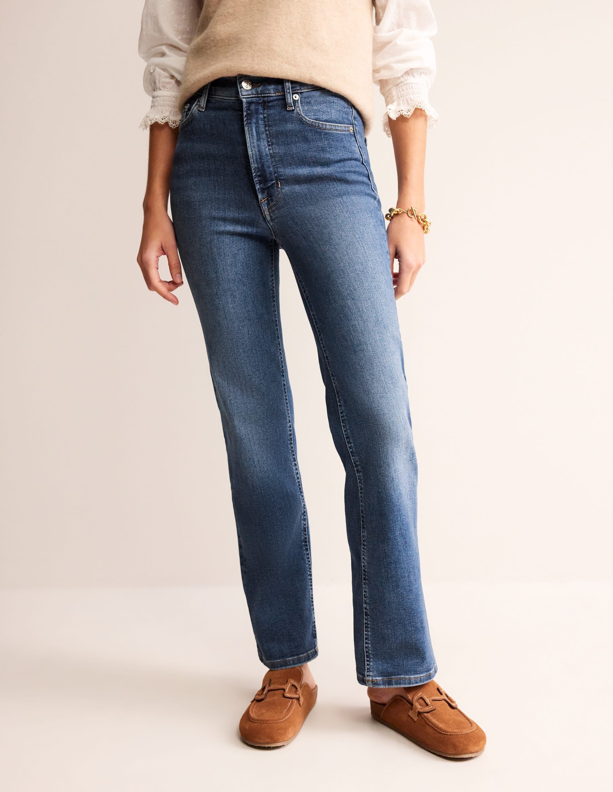 High Rise True Straight Jeans-Mid Vintage - Image 4