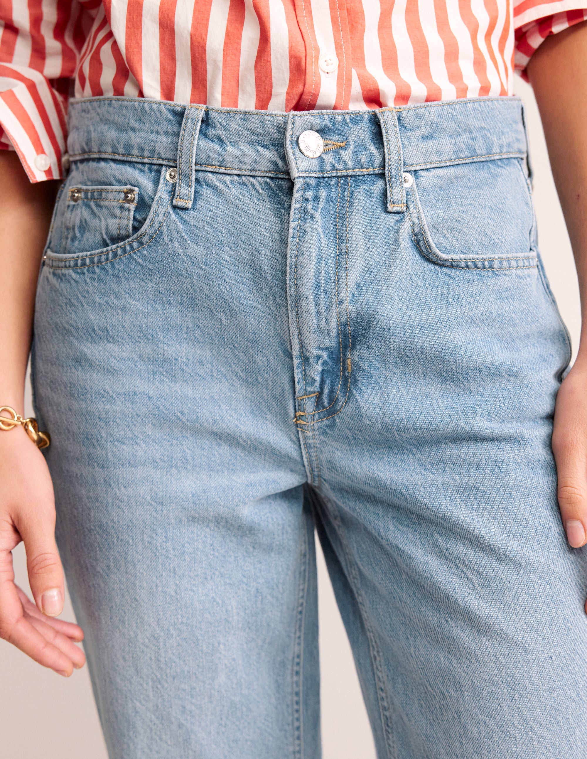 Mid Rise Tapered Jeans-Light Vintage - Image 5