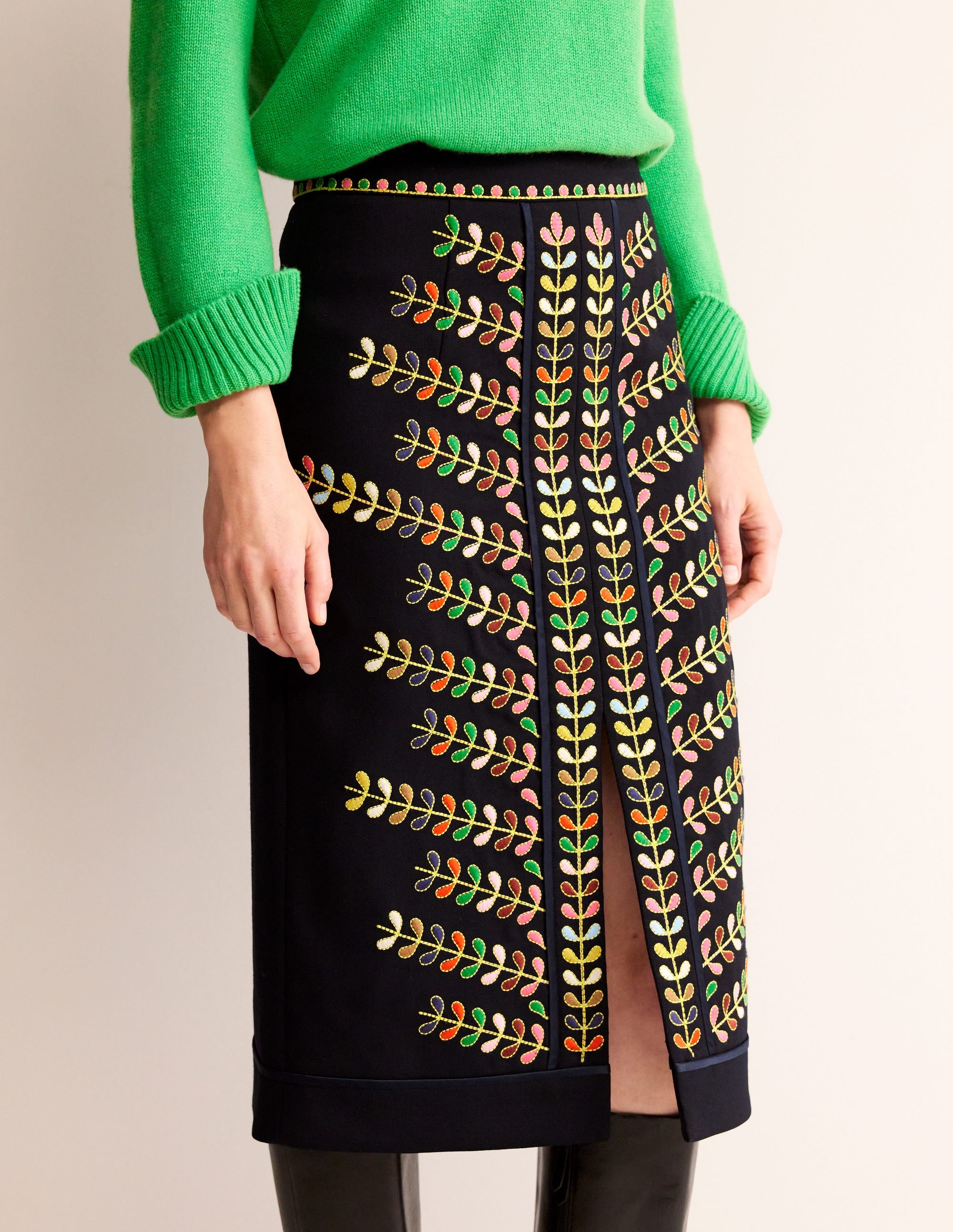 Embroidered Icon Skirt-Navy - Image 4