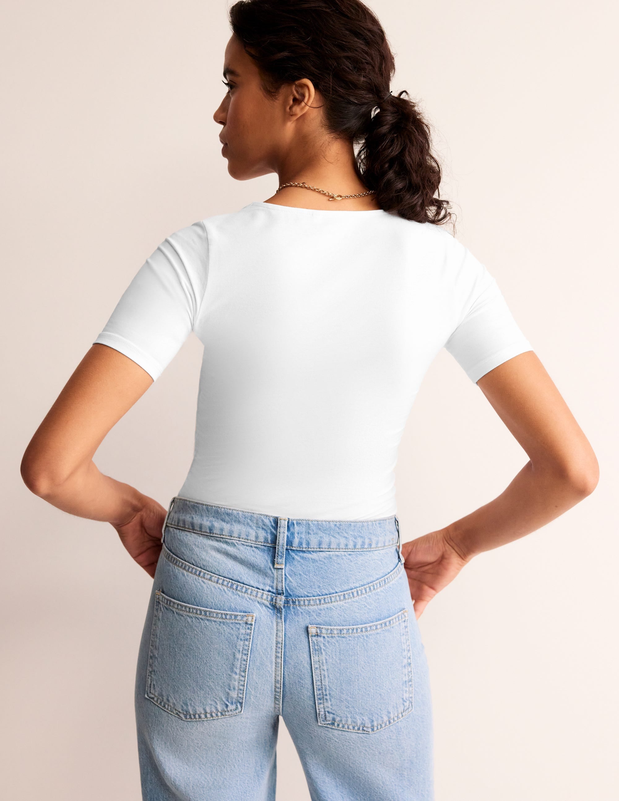 Double Layer Scoop T-shirt-White - Image 3