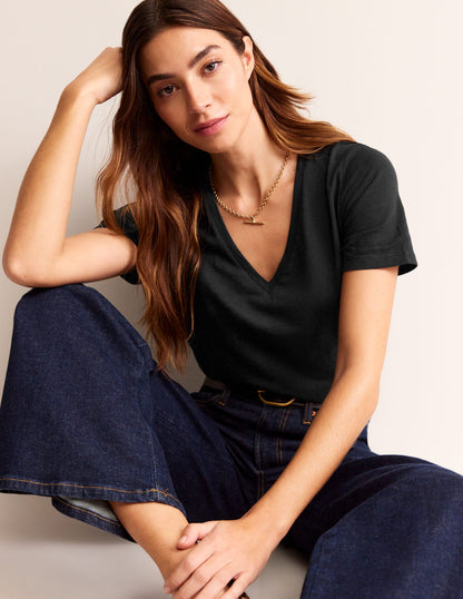 Regular V-Neck Slub T-shirt-Black-4