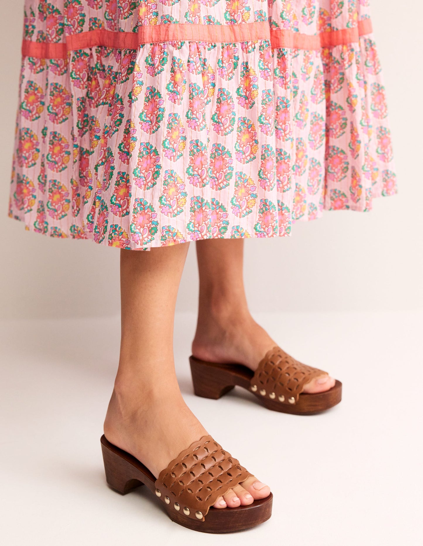 Cut Out Detail Clog-Tan