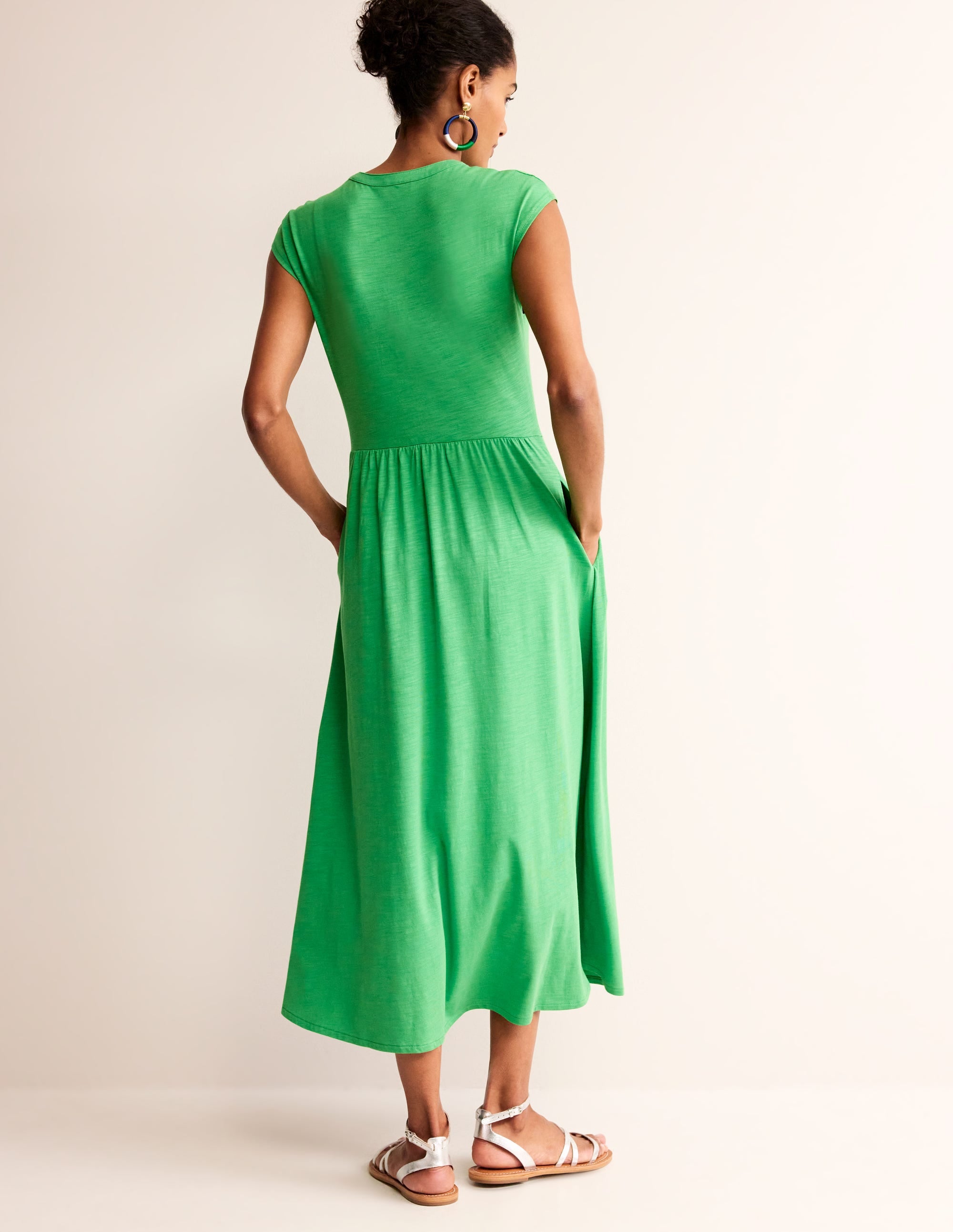 Chloe Notch Jersey Midi Dress-Kelly Green - Image 3