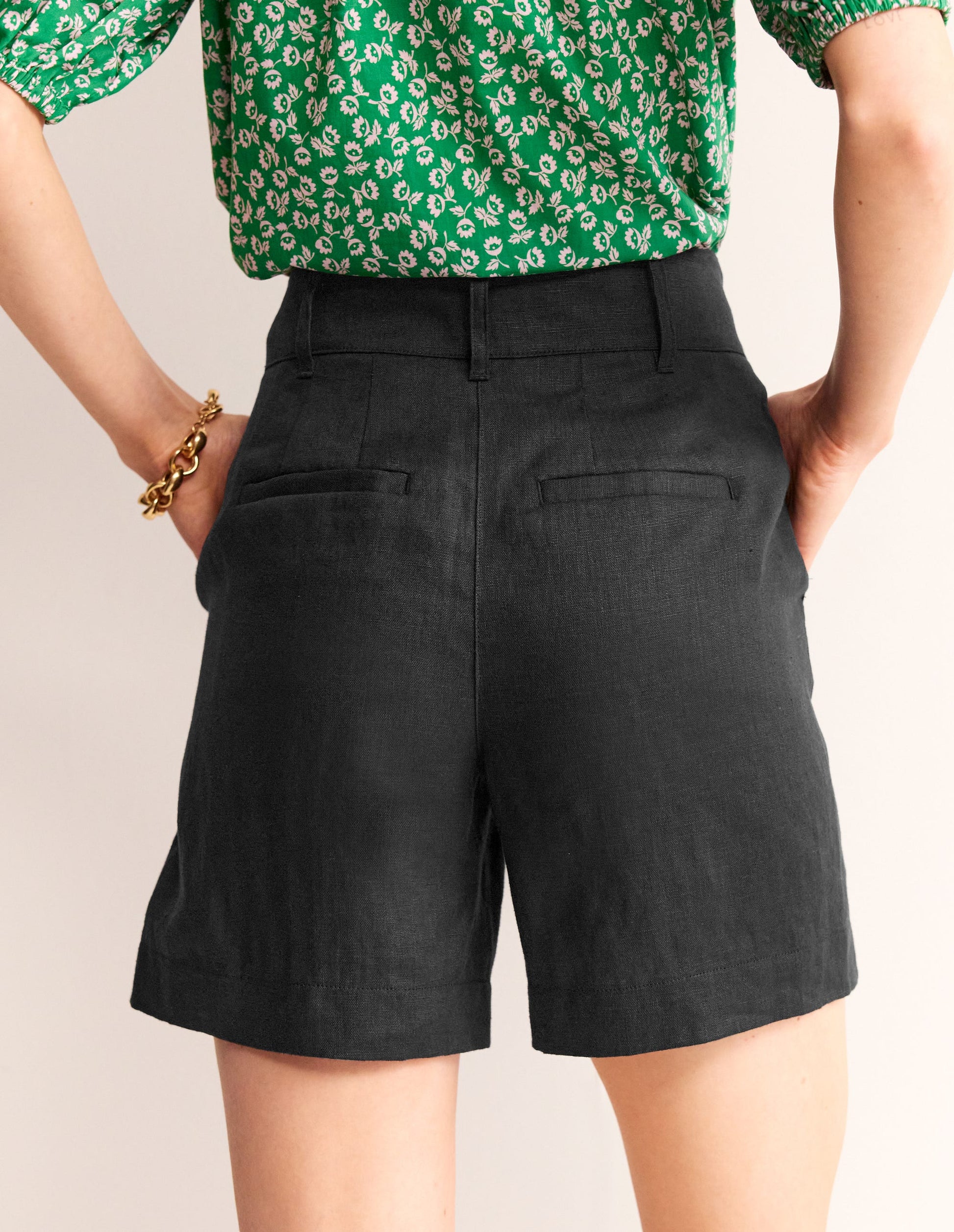 Westbourne Linen Shorts-Black-3