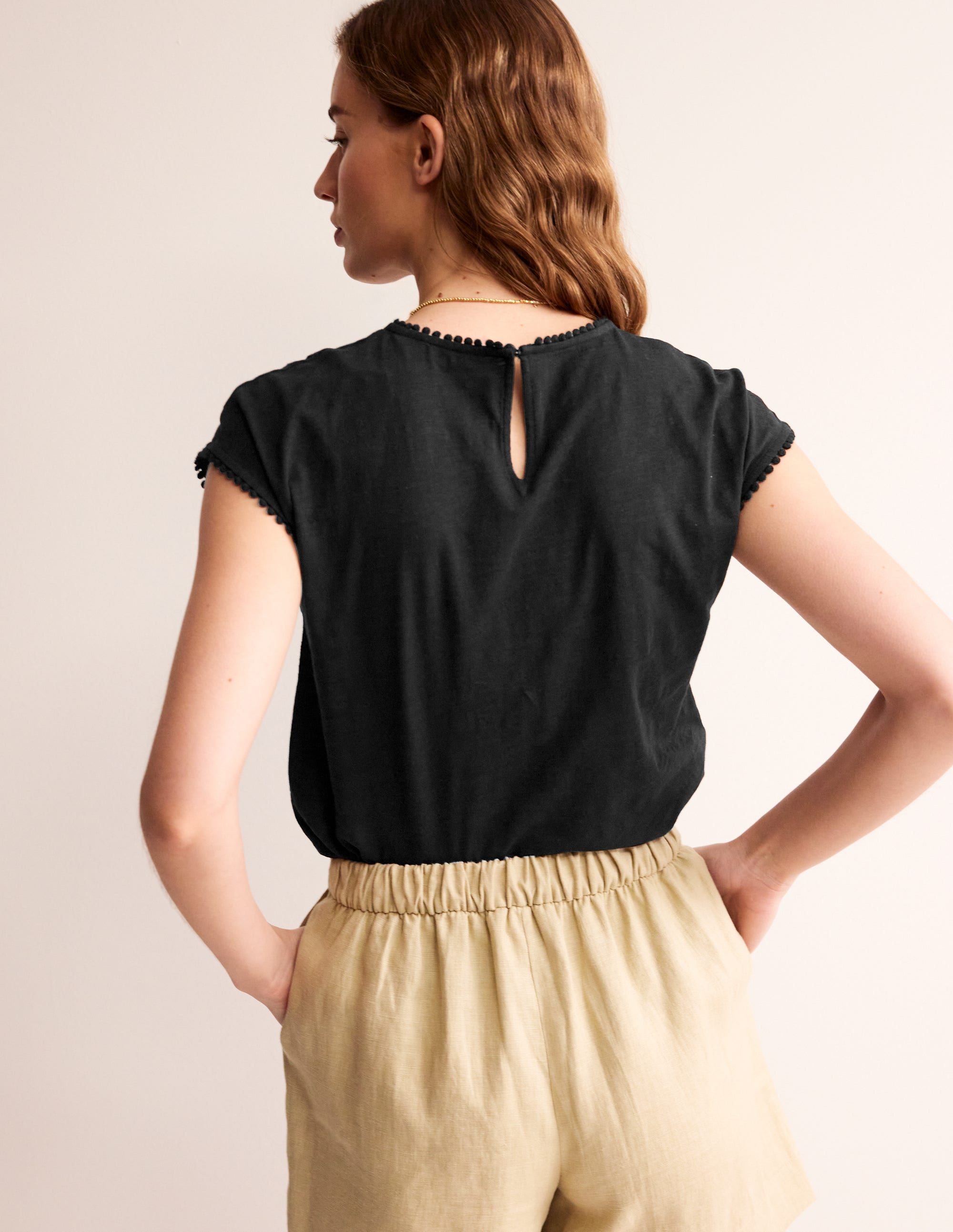 Sasha Broderie T-Shirt-Black - Image 3