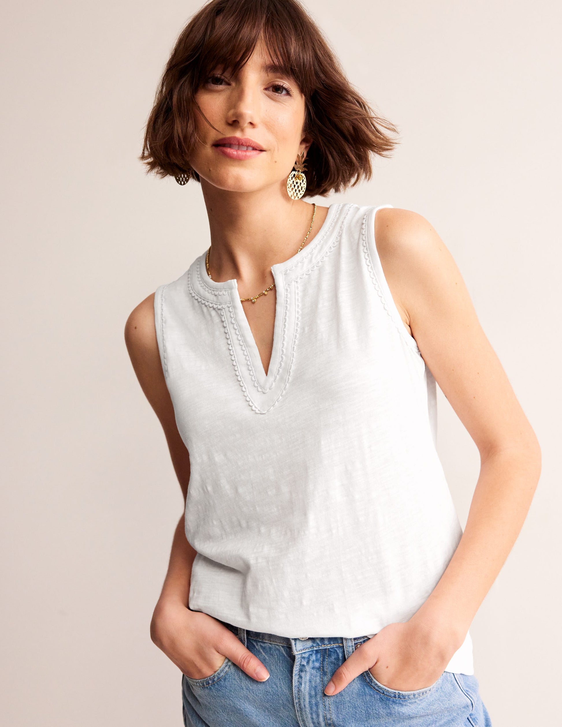 Trim Detail Vest-White-1