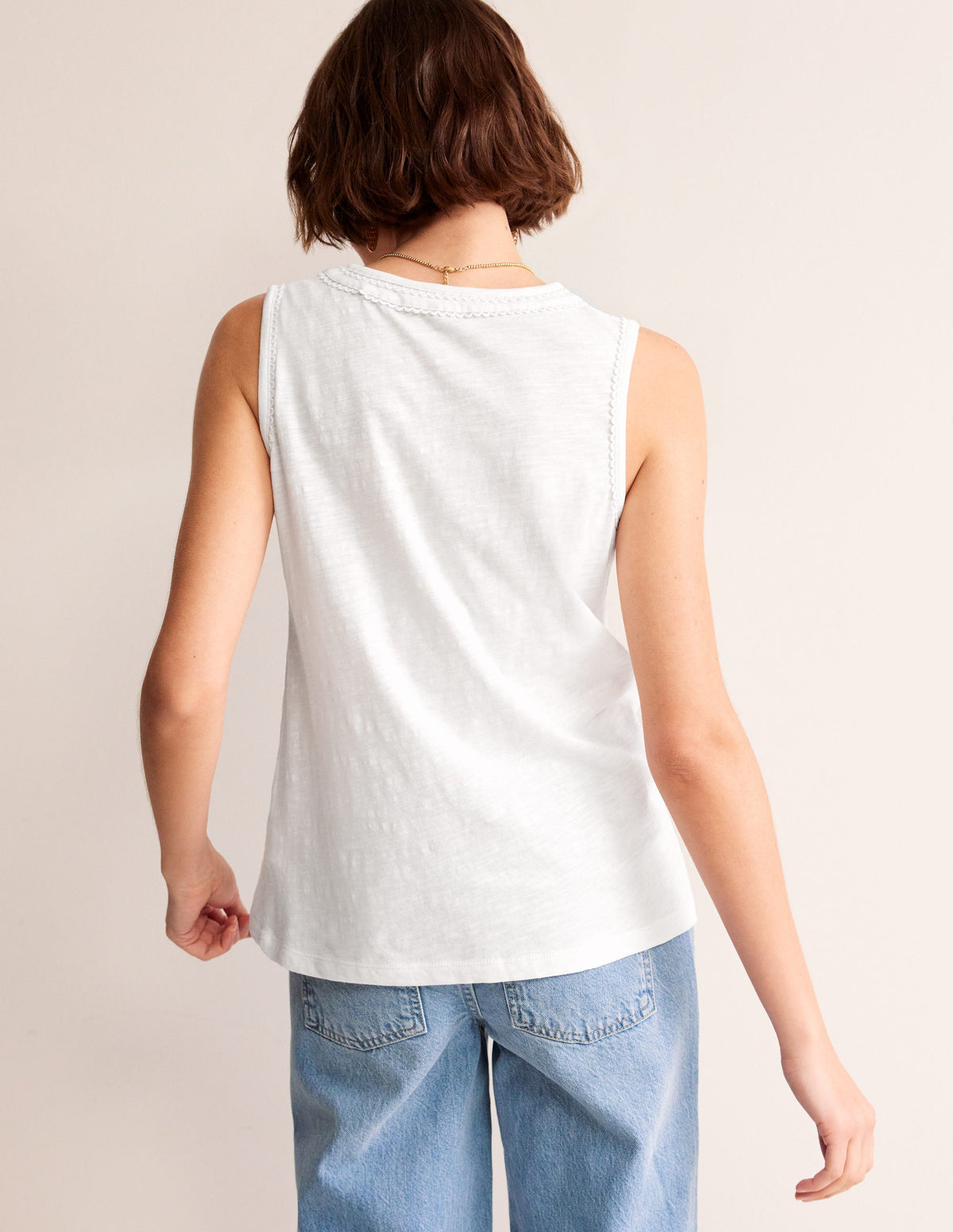 Trim Detail Vest-White - Image 3