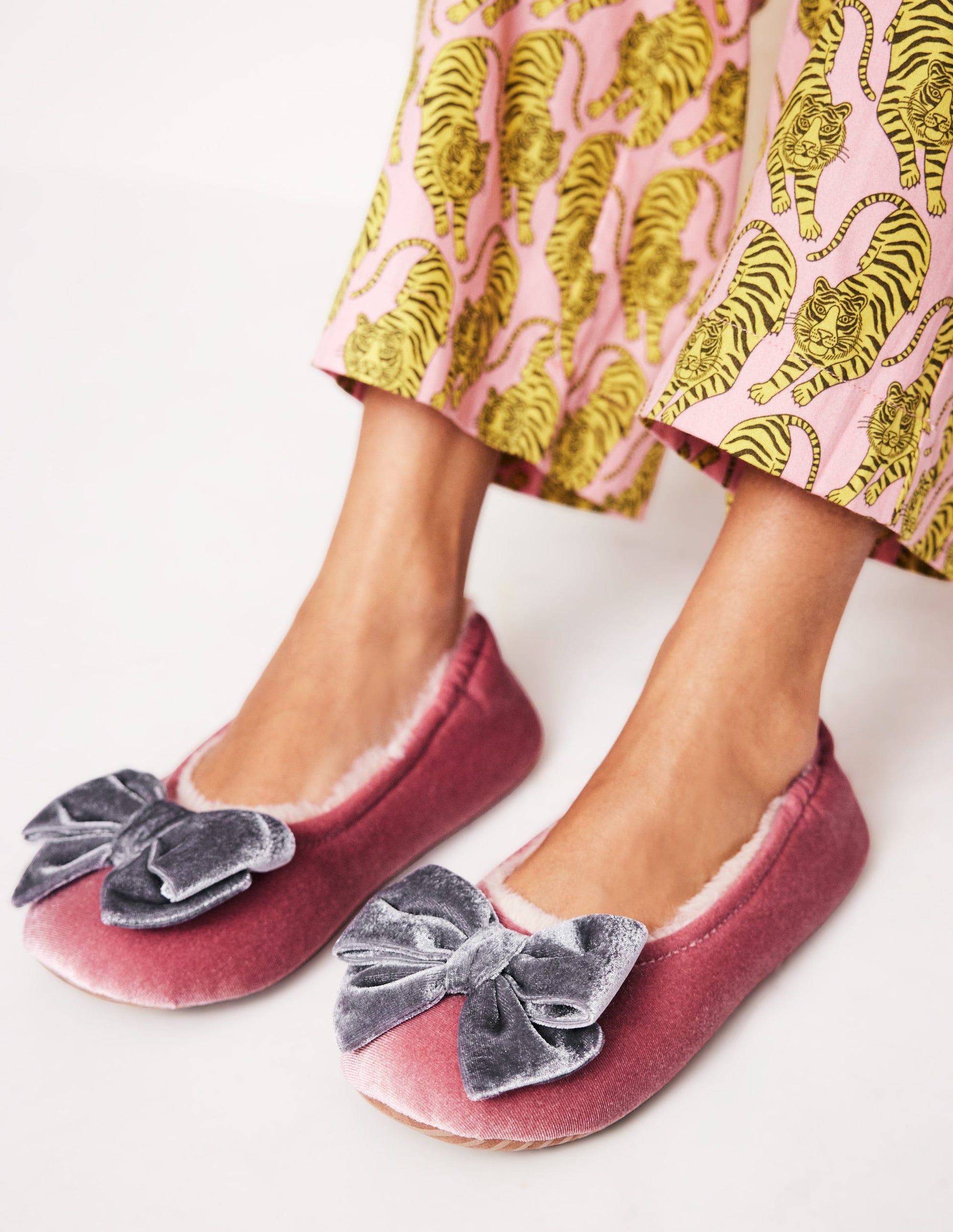 Bow Slippers-Pink-1