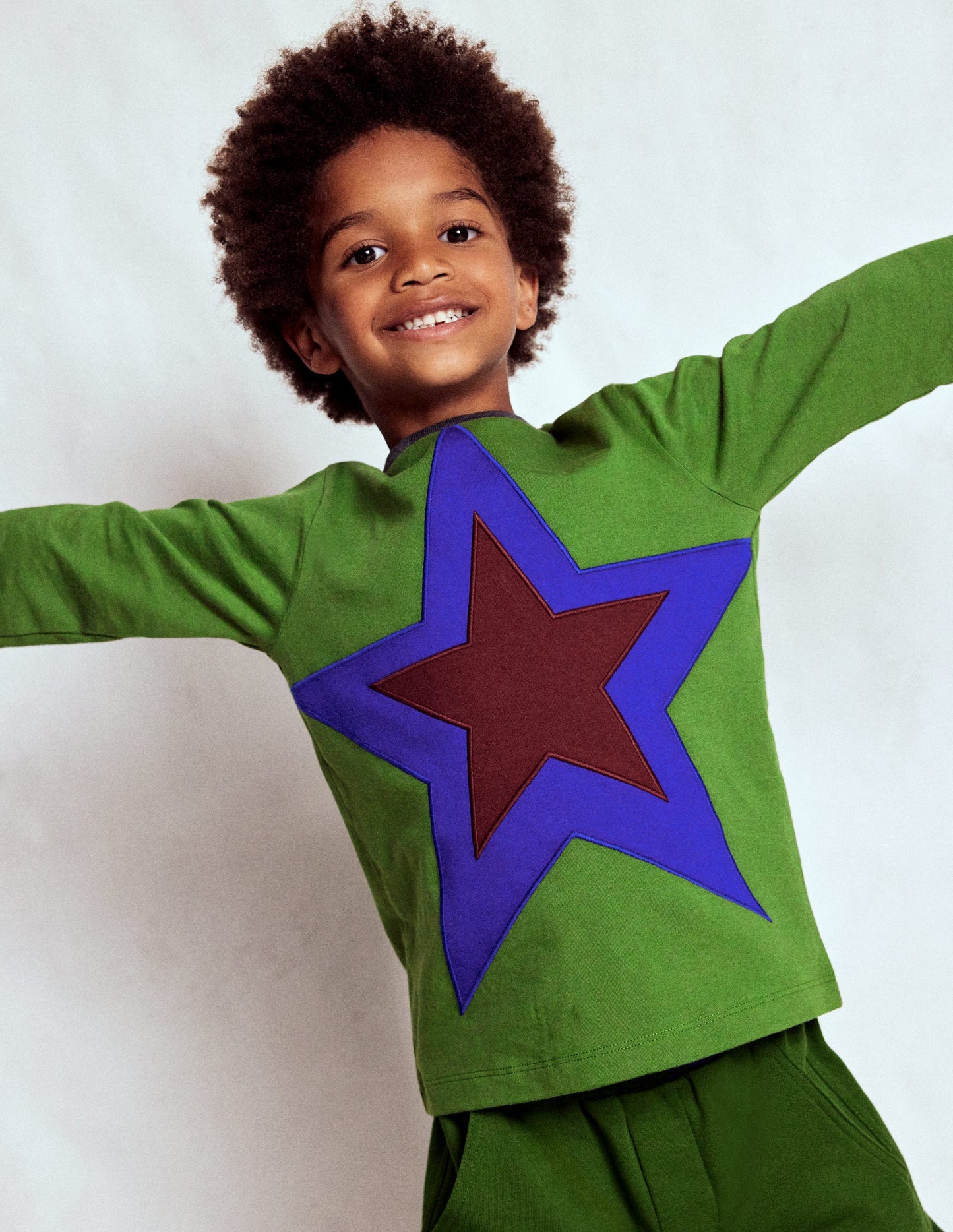 Star Appliqué T-shirt-Broccoli Green Star