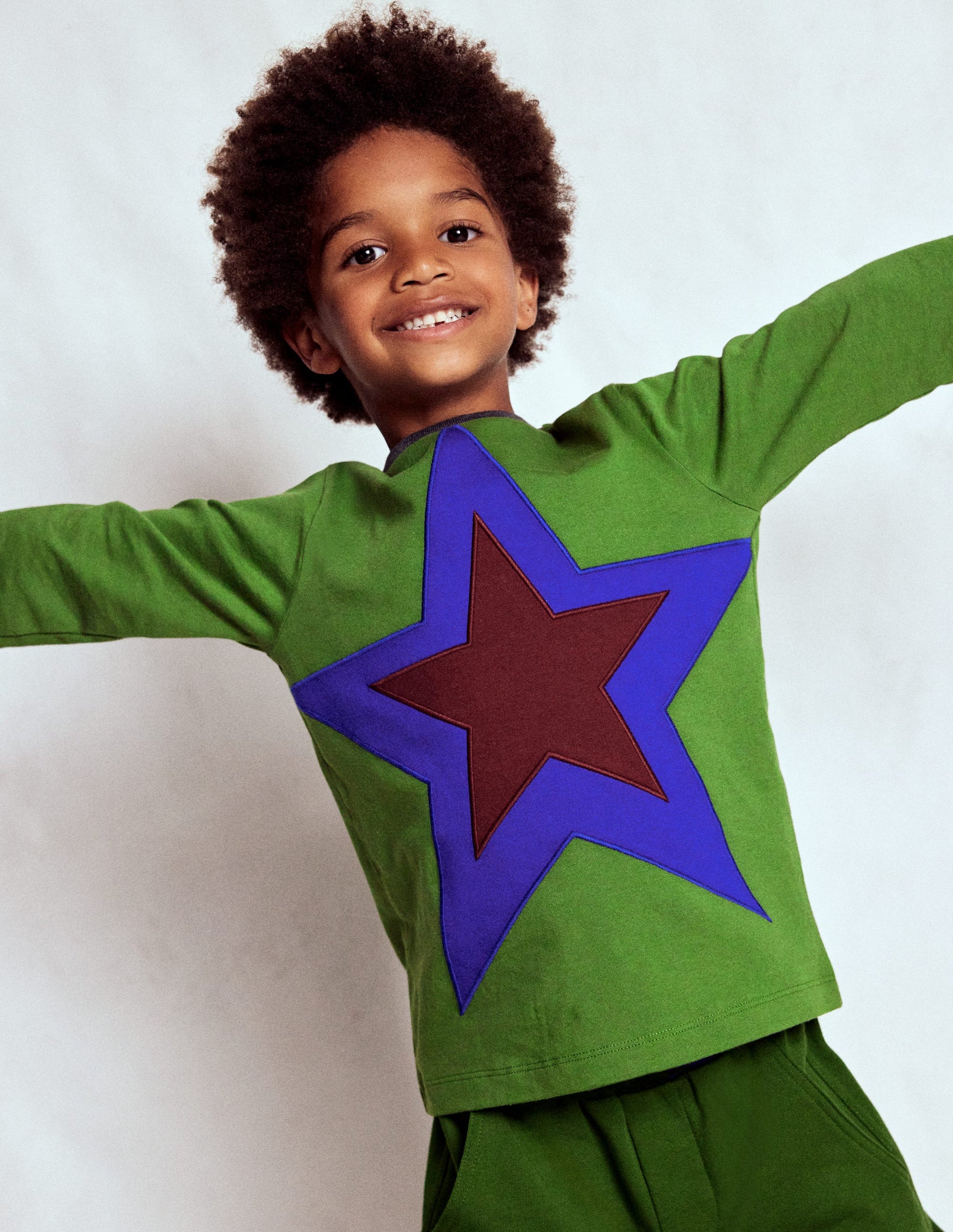 Star Appliqué T-shirt-Broccoli Green Star-1